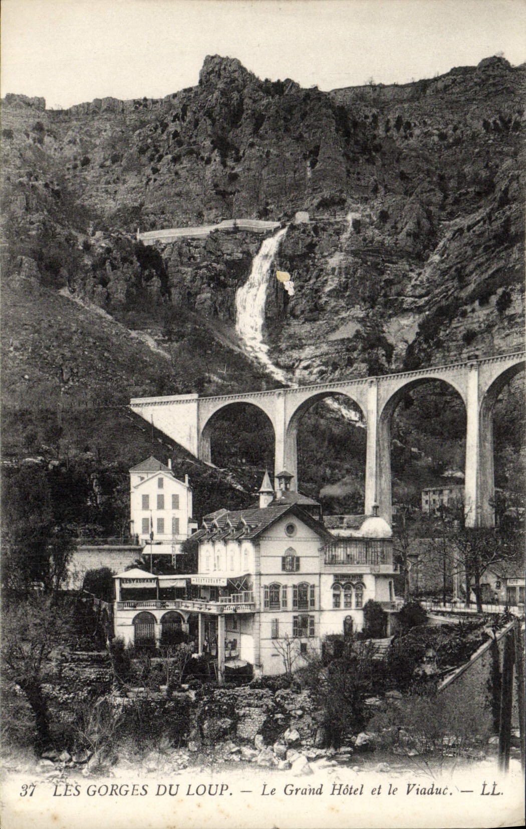 VINTAGE POSTCARD Falls Of the Wolf Grond Hotel And the Viaduct