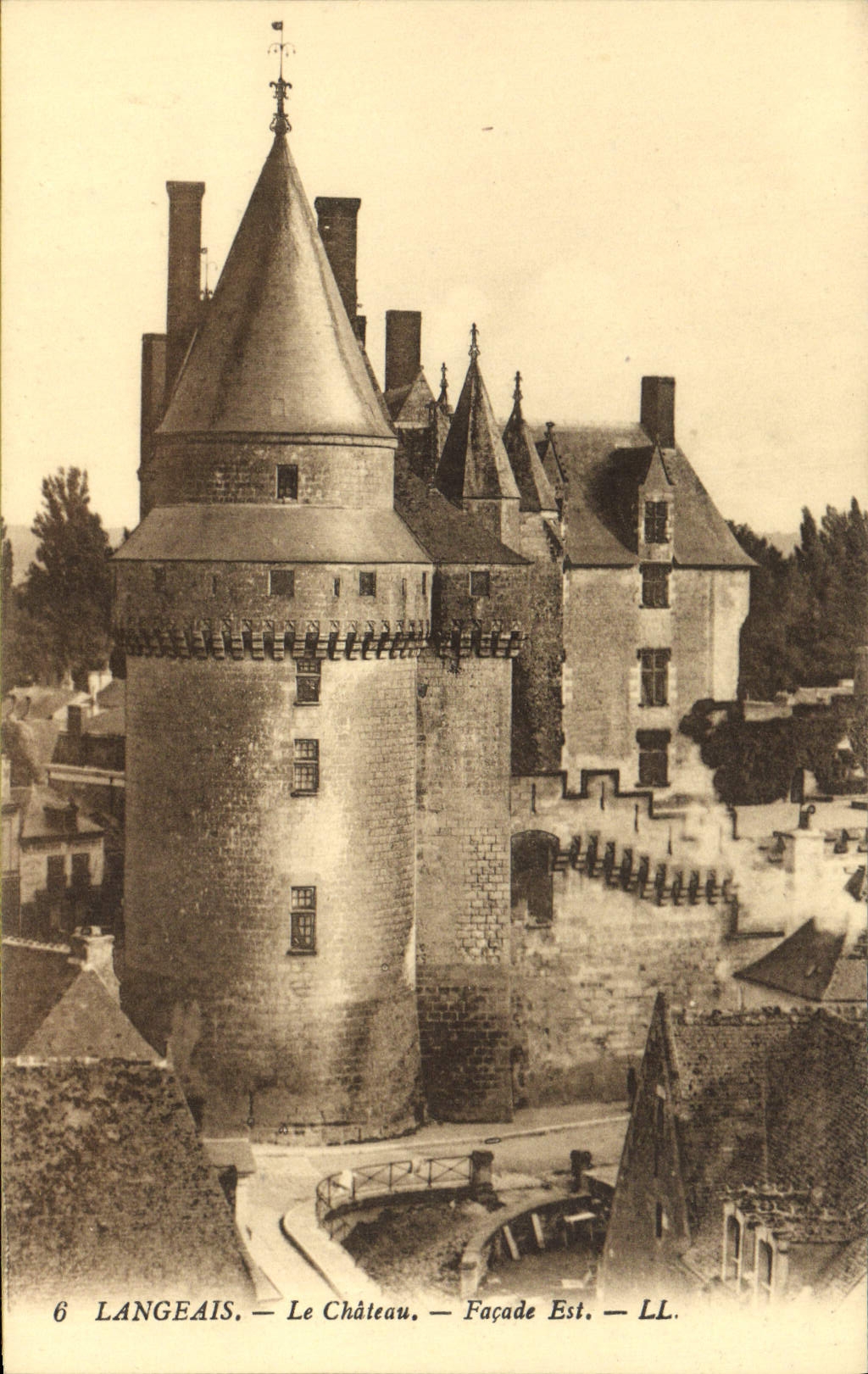 CPA Langeais Le Chateau Facade Est