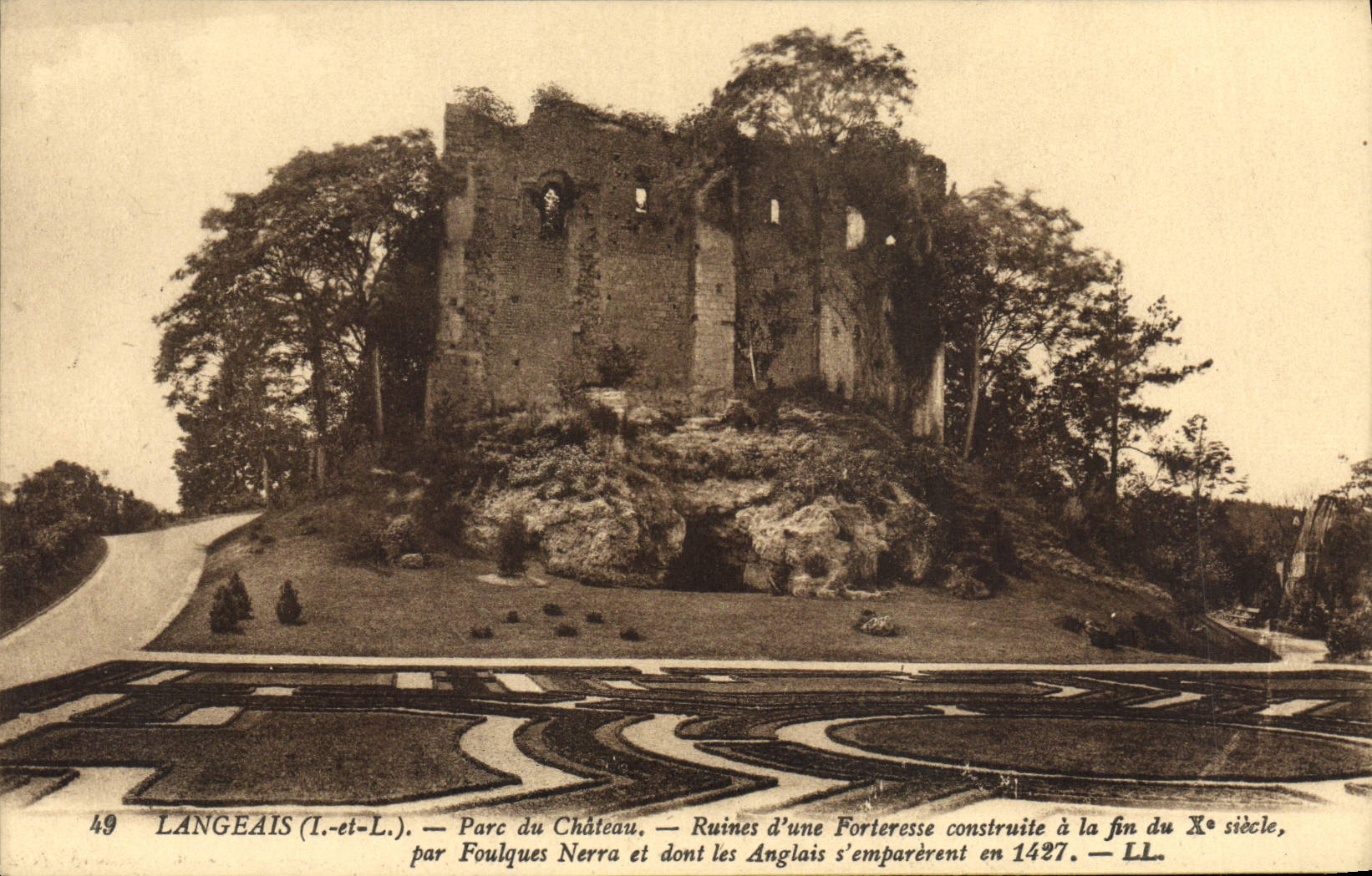 CPA Langeais Parc Du Chateau Ruines D'Une Forteresse