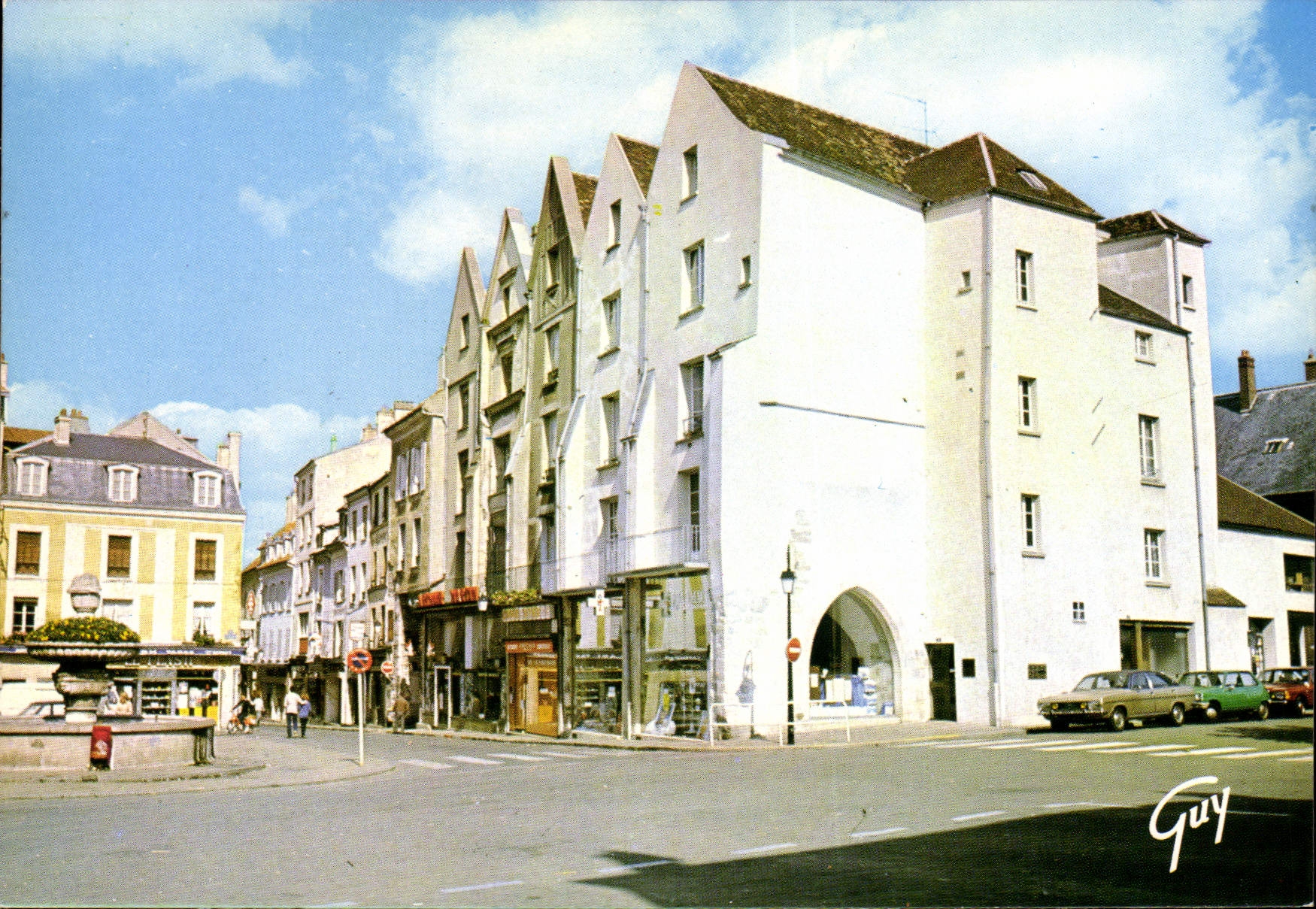 MODERN CARD Lagny the Place of the Fountain and Its Houses has pinions