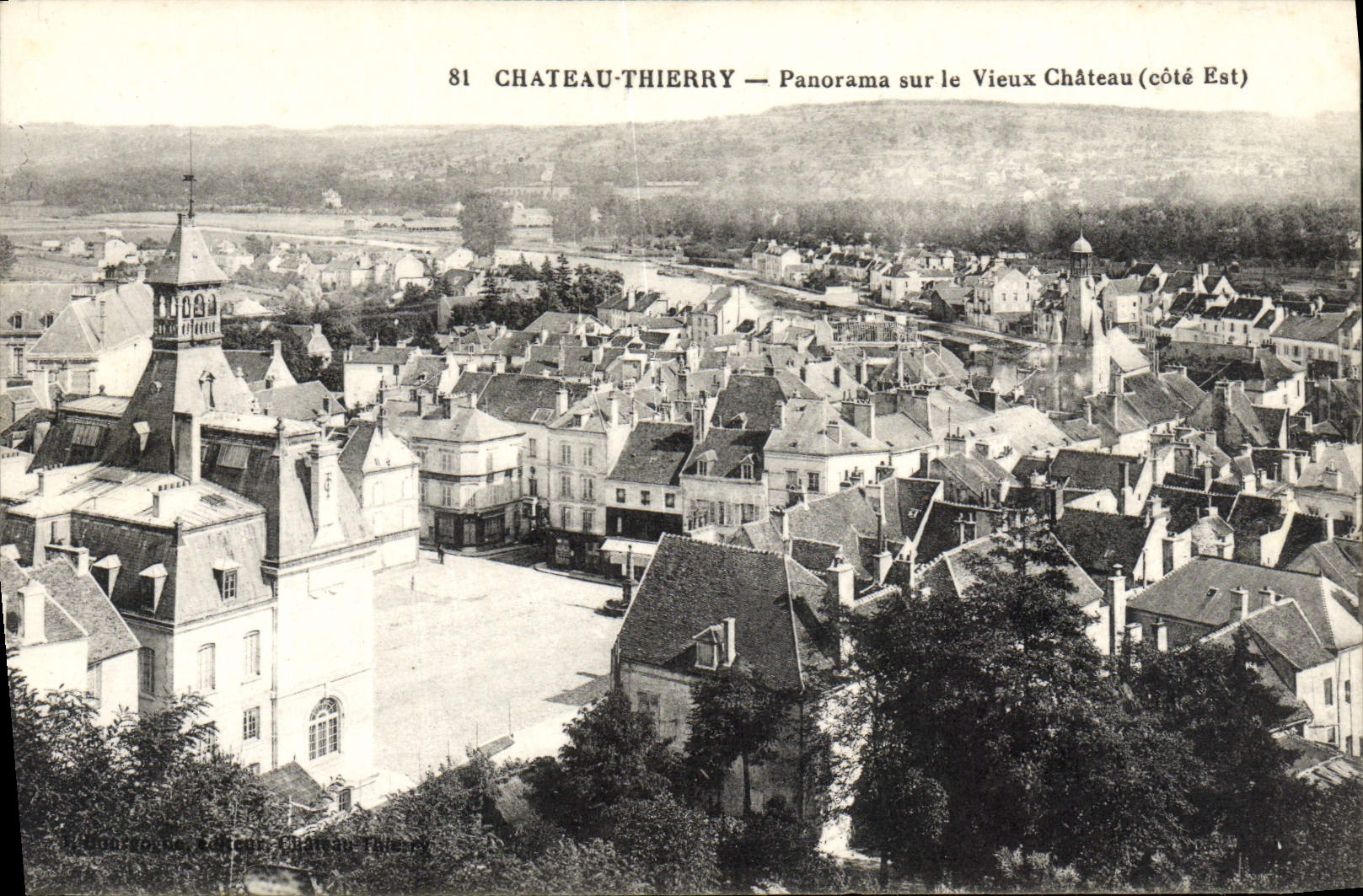 VINTAGE POSTCARD Castle Chierry Panorama On the Old Castle