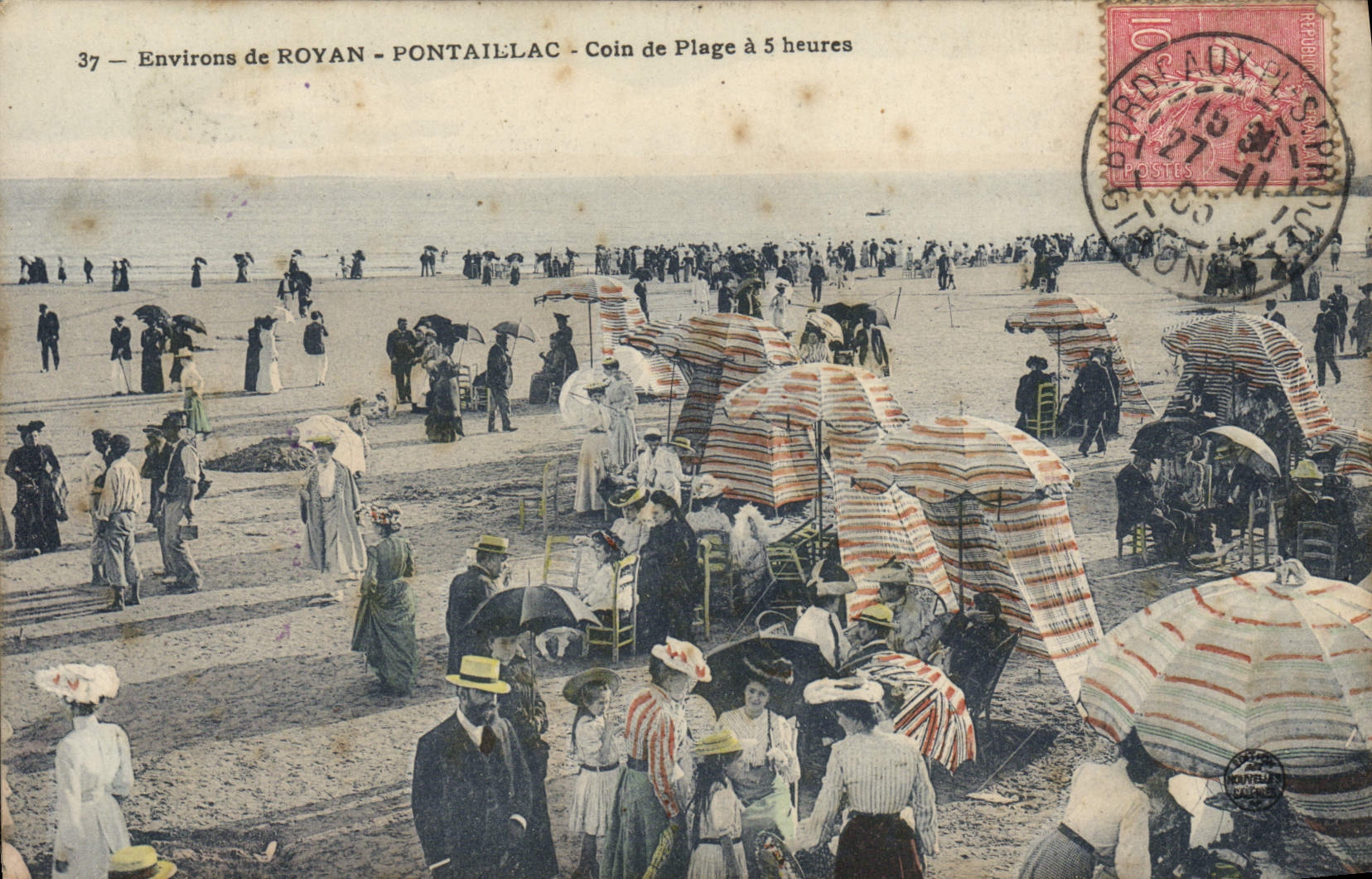 VINTAGE POSTCARD Environs of Royan Pontaillac Coin of Beach has 5 hours