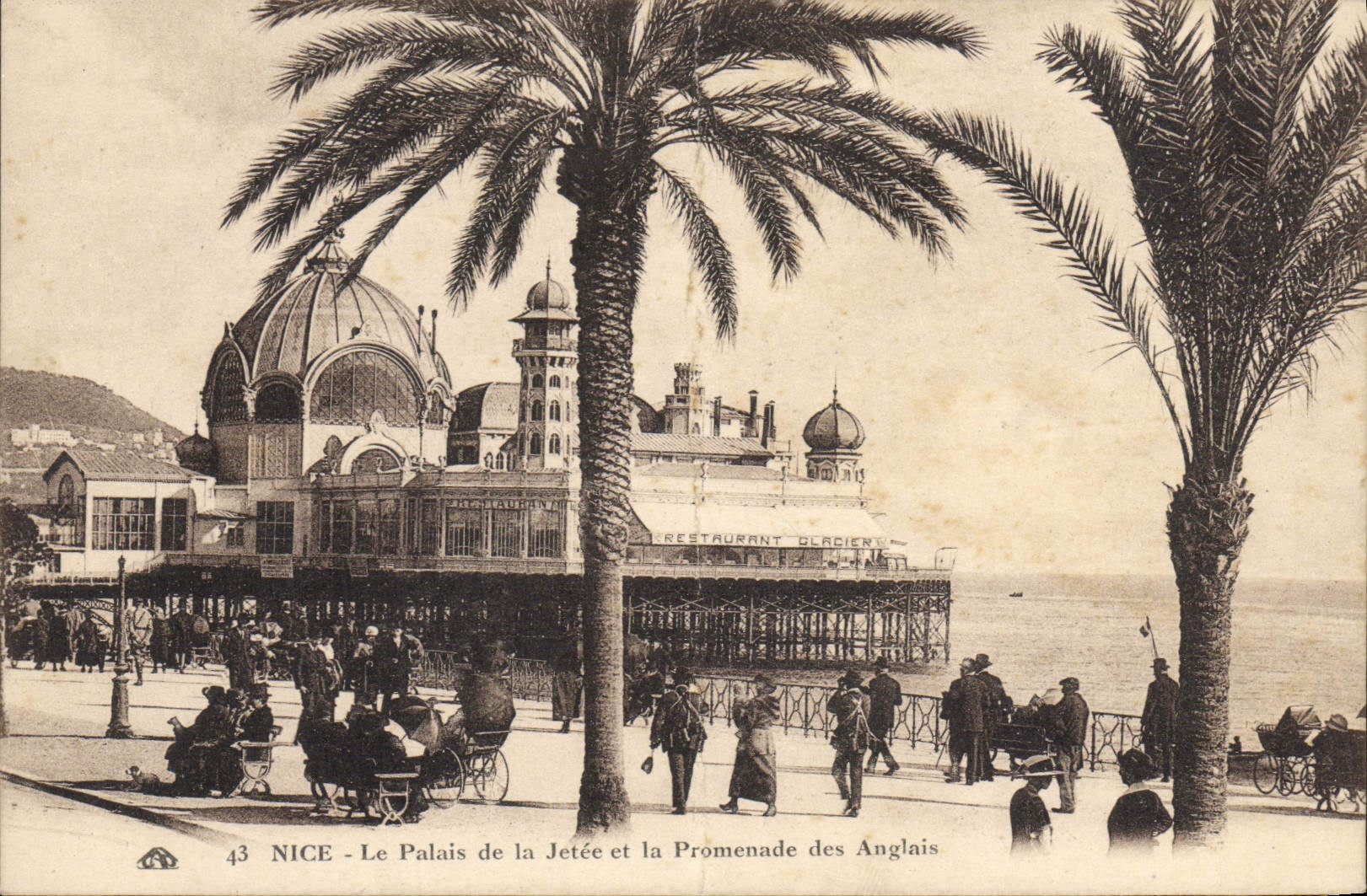 CPA Nice Le Palais de la Jetee et la Promenade des Anglais