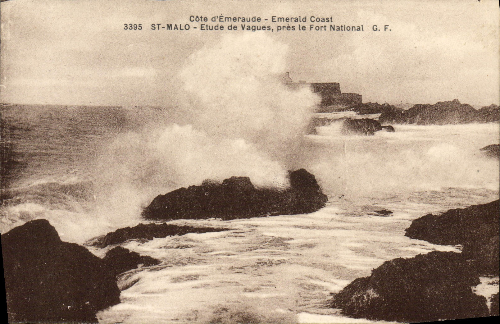 VINTAGE POSTCARD Holy Malo Details of Waves Close the Strong National