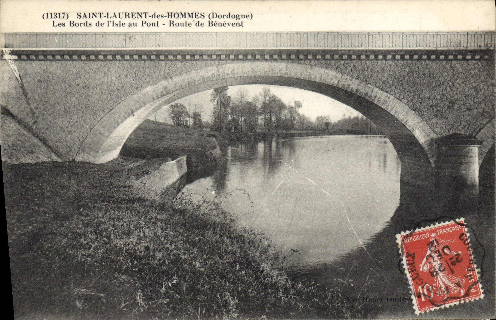 CPA Saint Laurent des Hommes Les Bords de l'Isle au pont Route de Benevent 