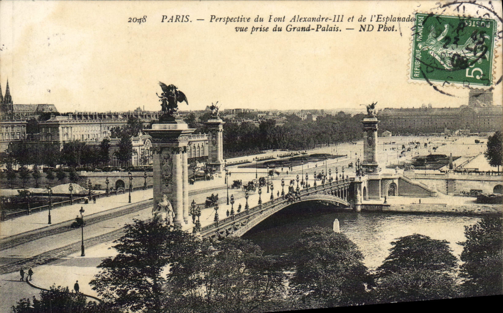 VINTAGE POSTCARD Paris View of the Bridge Alexandre III and the esplanade seen from of the Large palace