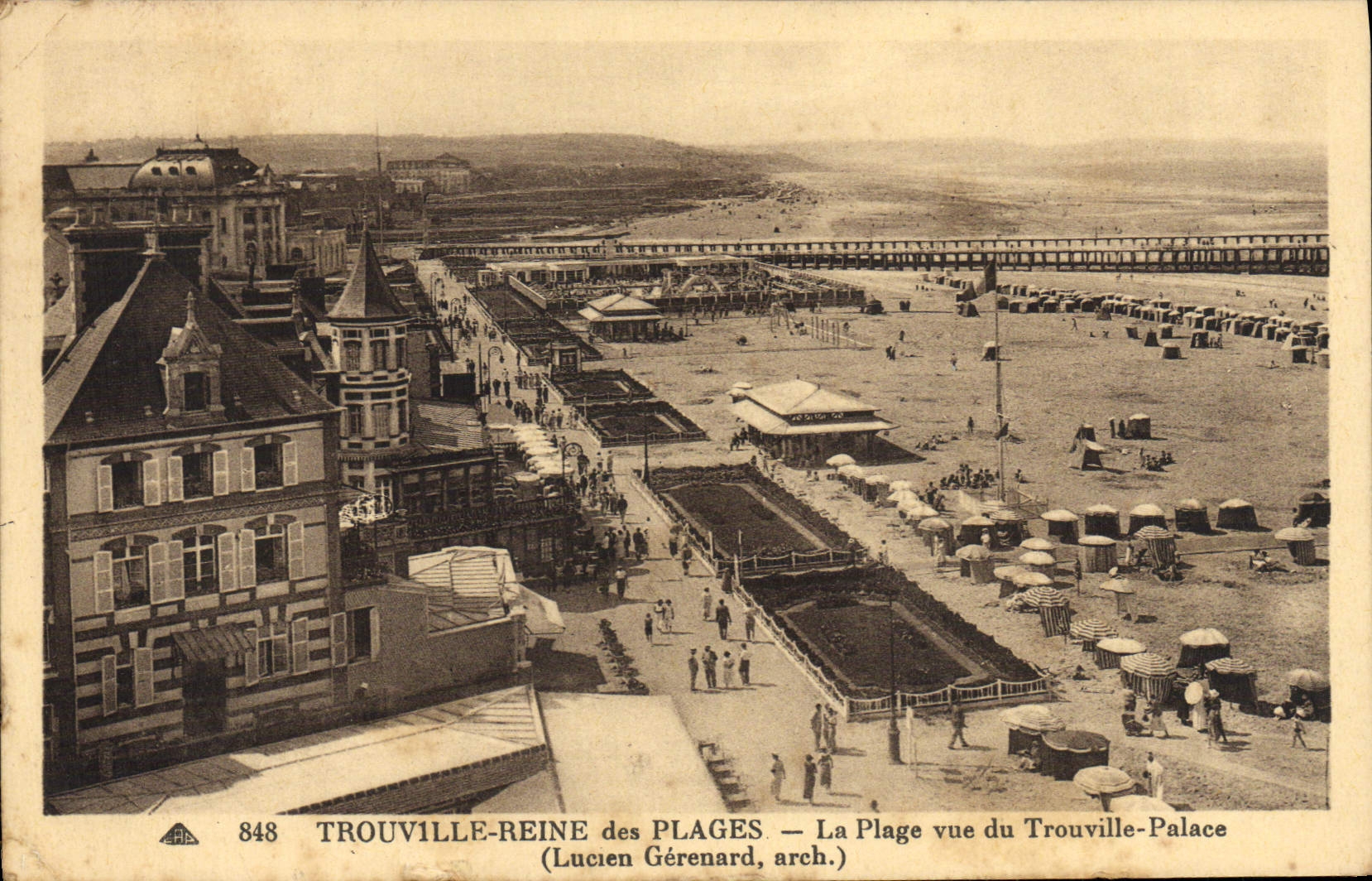 CPA Trouville Reine Des Plages La Plage Vue du Trouville Palace 