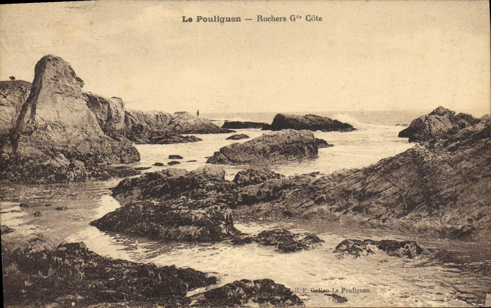 VINTAGE POSTCARD Pouliguen Rocks Great Dimension