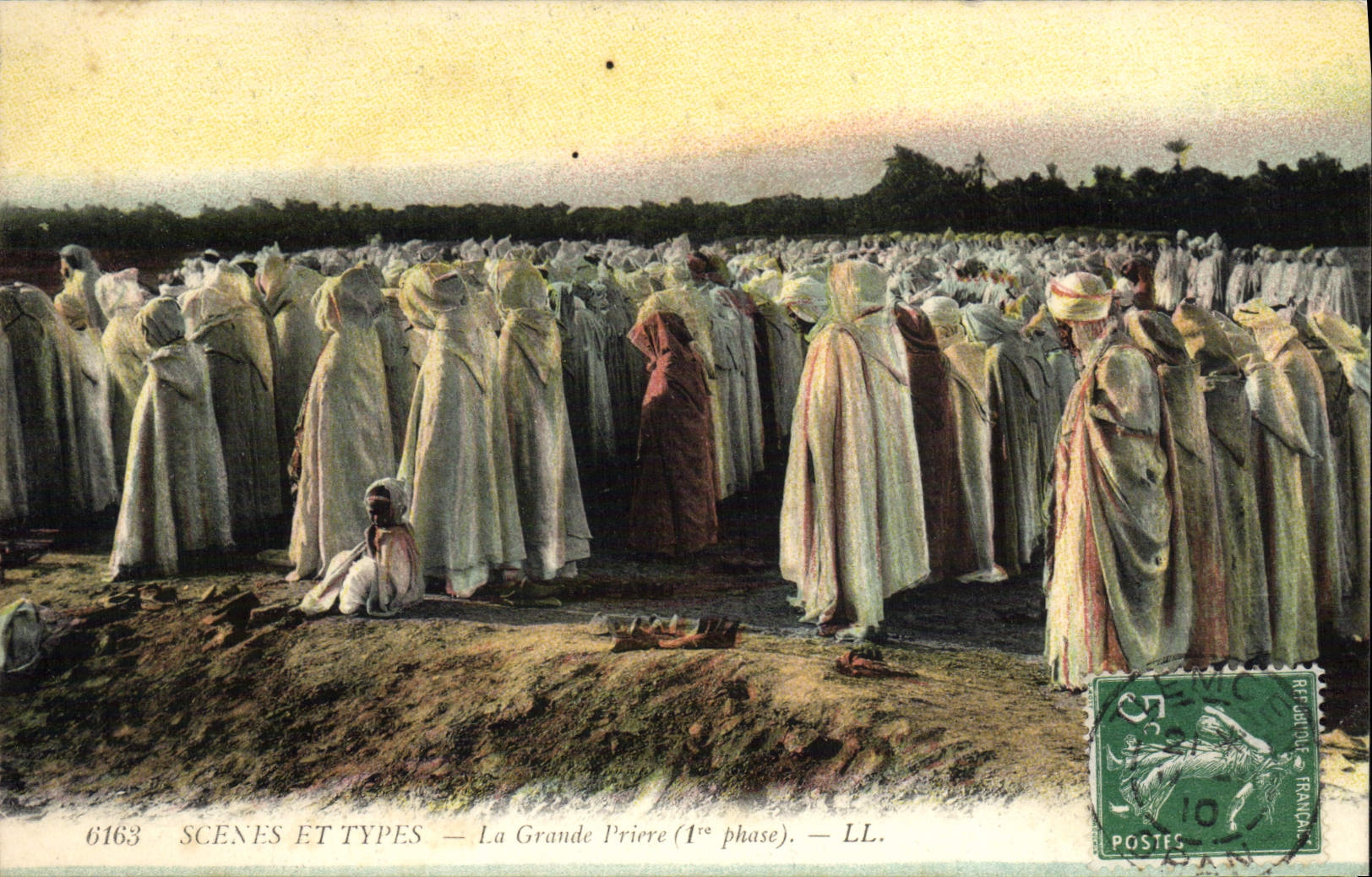 CPA Scenes Et Types La Grande priere