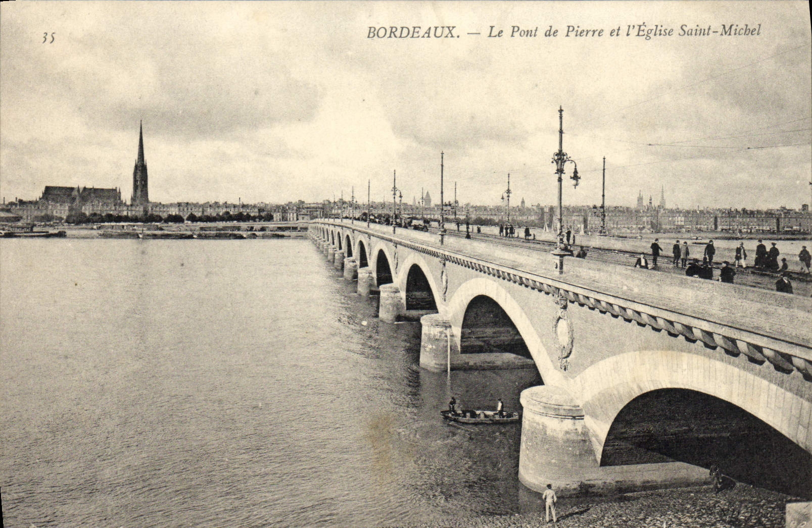 CPA Bordeaux Le pont de pierre et l'eglise Saint Michel