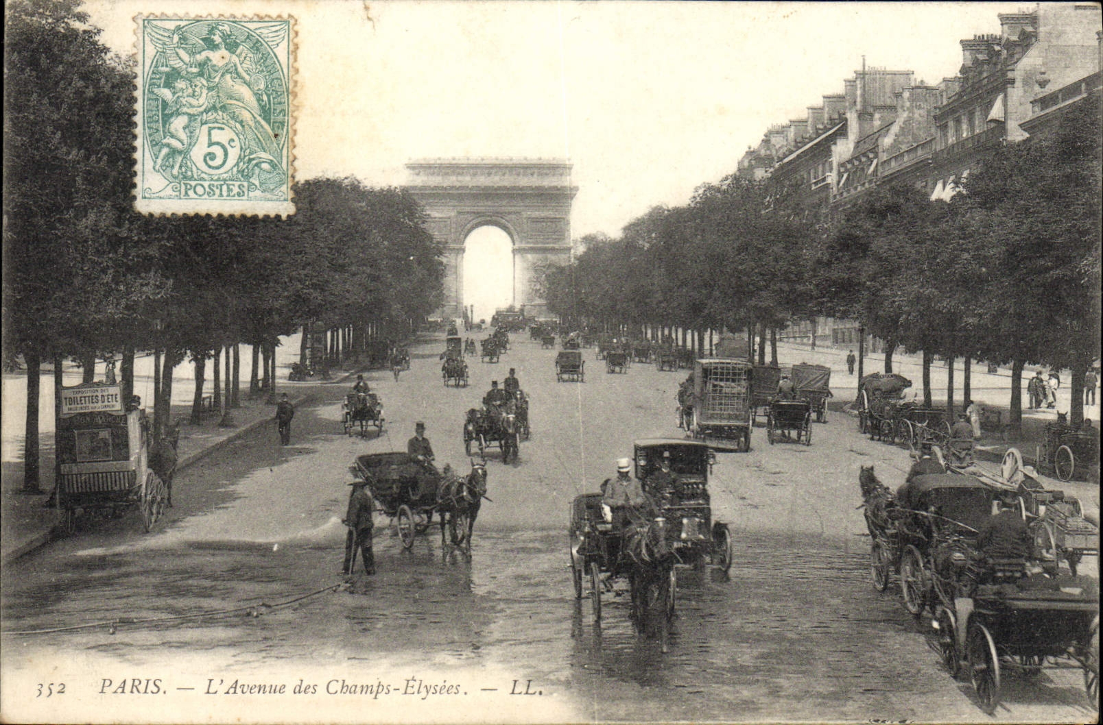 CPA Paris L'Avenue Des Champs Elysees