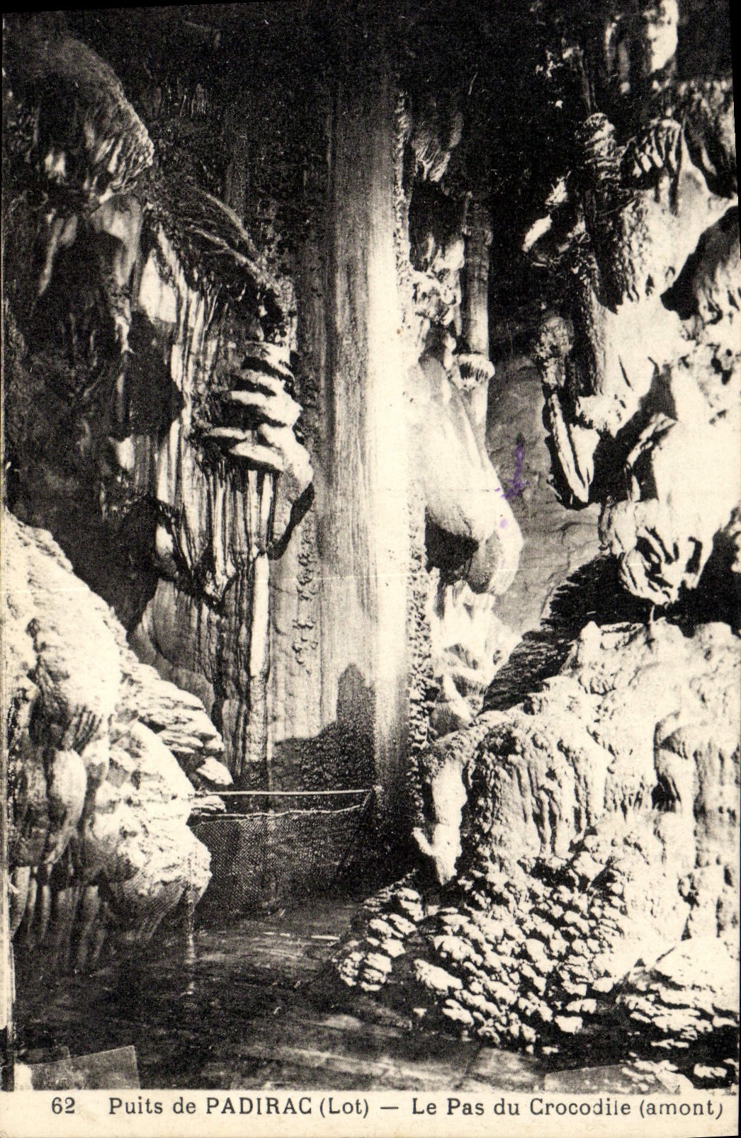 VINTAGE POSTCARD Well De Padirac the Step Of the Crocodile