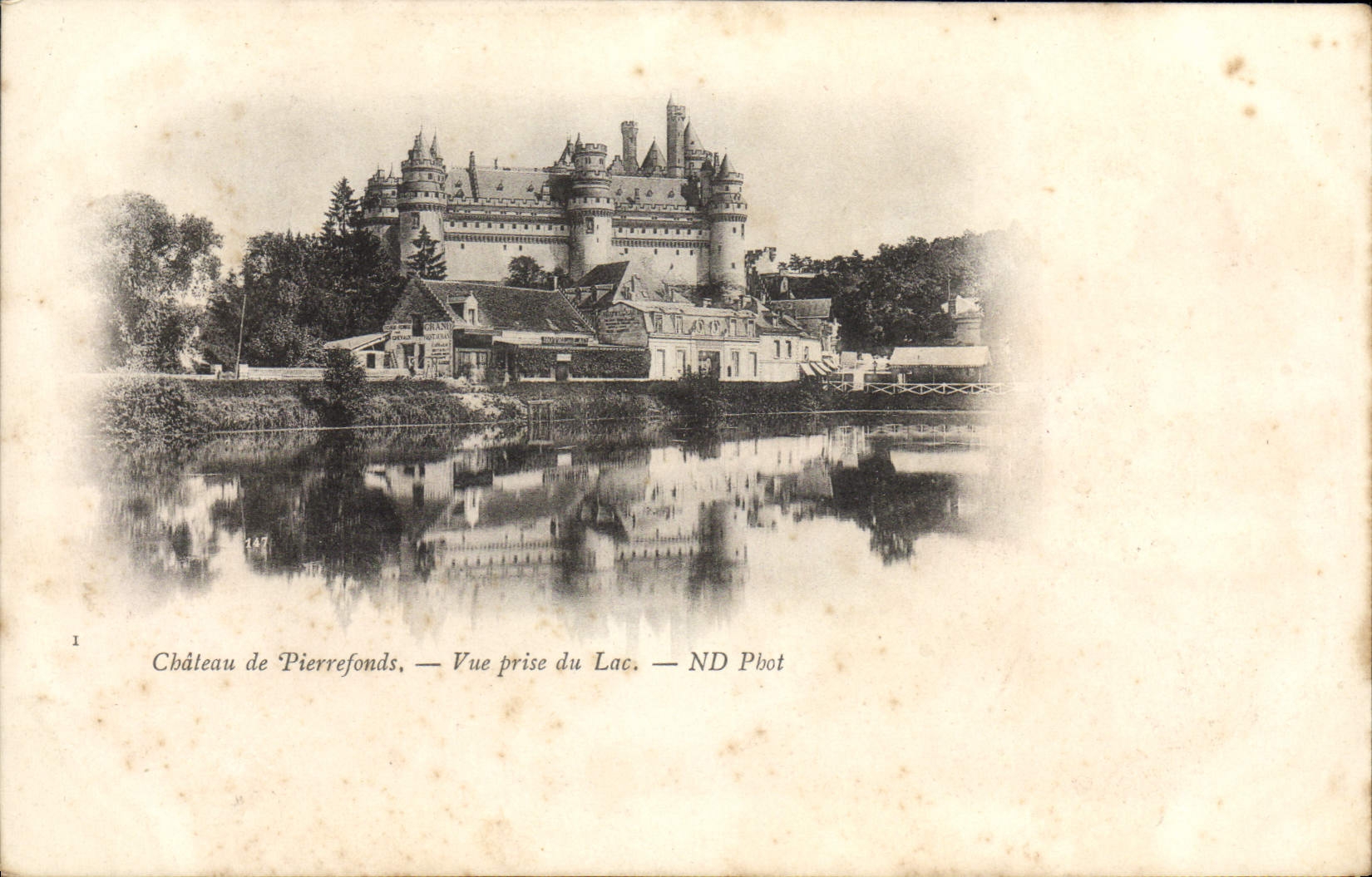 CPA Chateau De Pierrefonds Vue Prise Du Lac