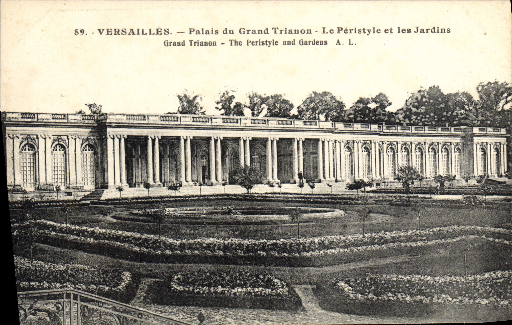 CPA Versailles Palais Du Grand Trianon Le Peristyle Et Les Jardins