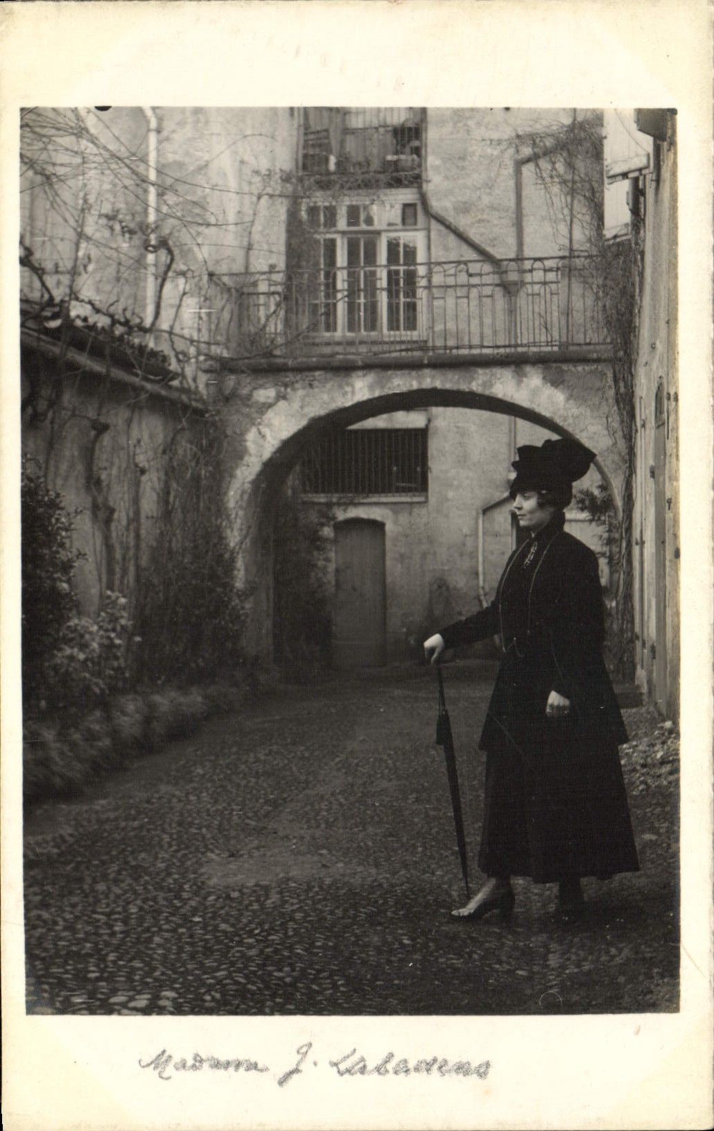 Real photo Woman Mrs. Labadens