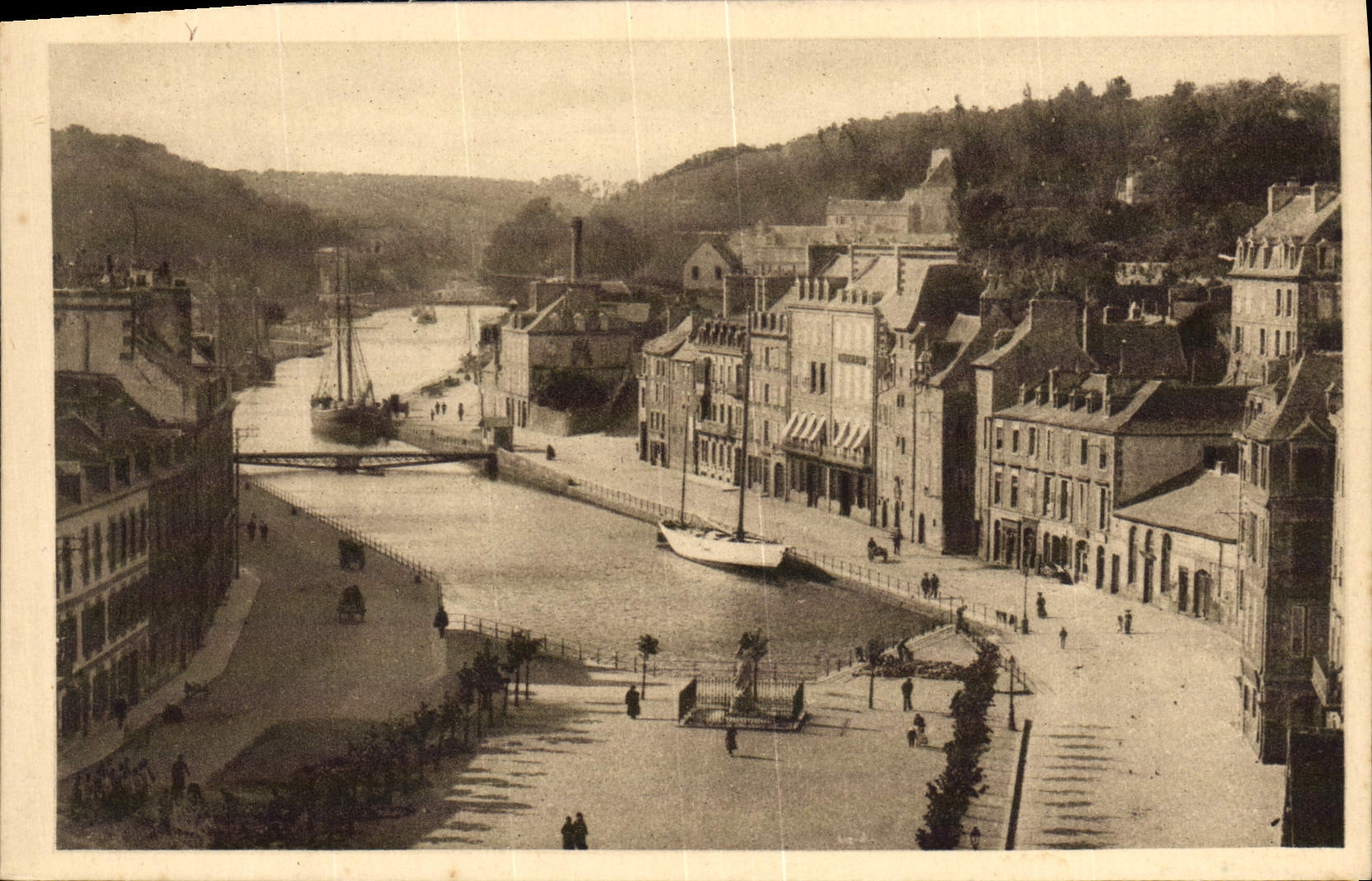 CPA Morlaix Vue Prise Du Viaduc