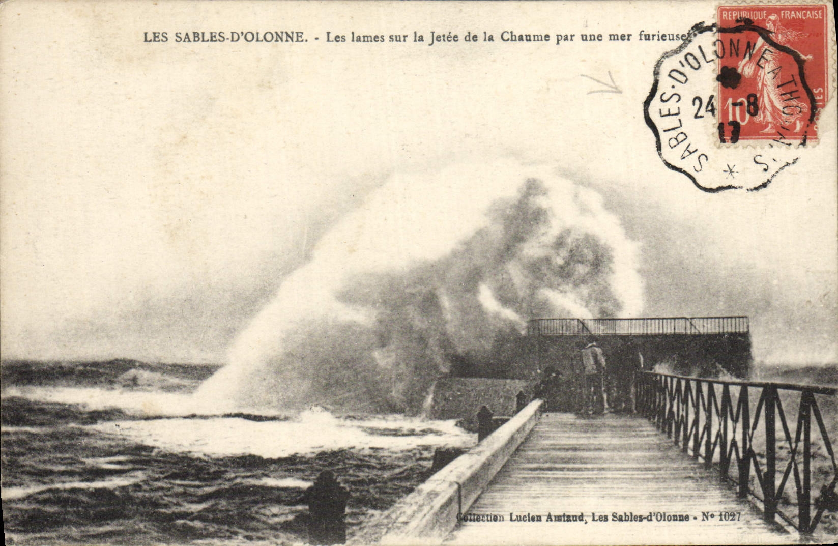 Láminas de la POSTAL de la VENDIMIA Sables d'Olonne en el embarcadero de la paja por un mar