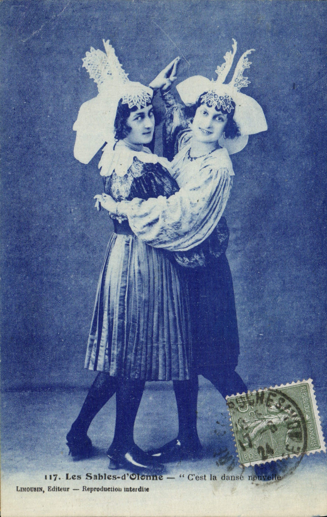 Mujeres del folklore de la POSTAL de la VENDIMIA Sables d'Olonne