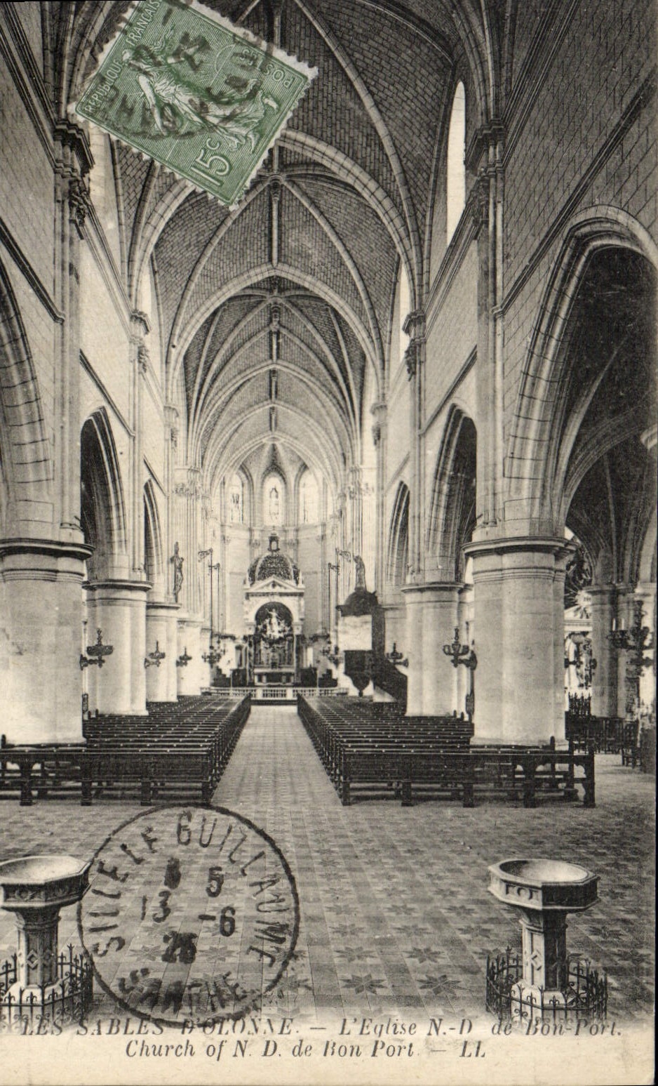 VINTAGE POSTCARD Sables d'Olonne the church ND of Good port