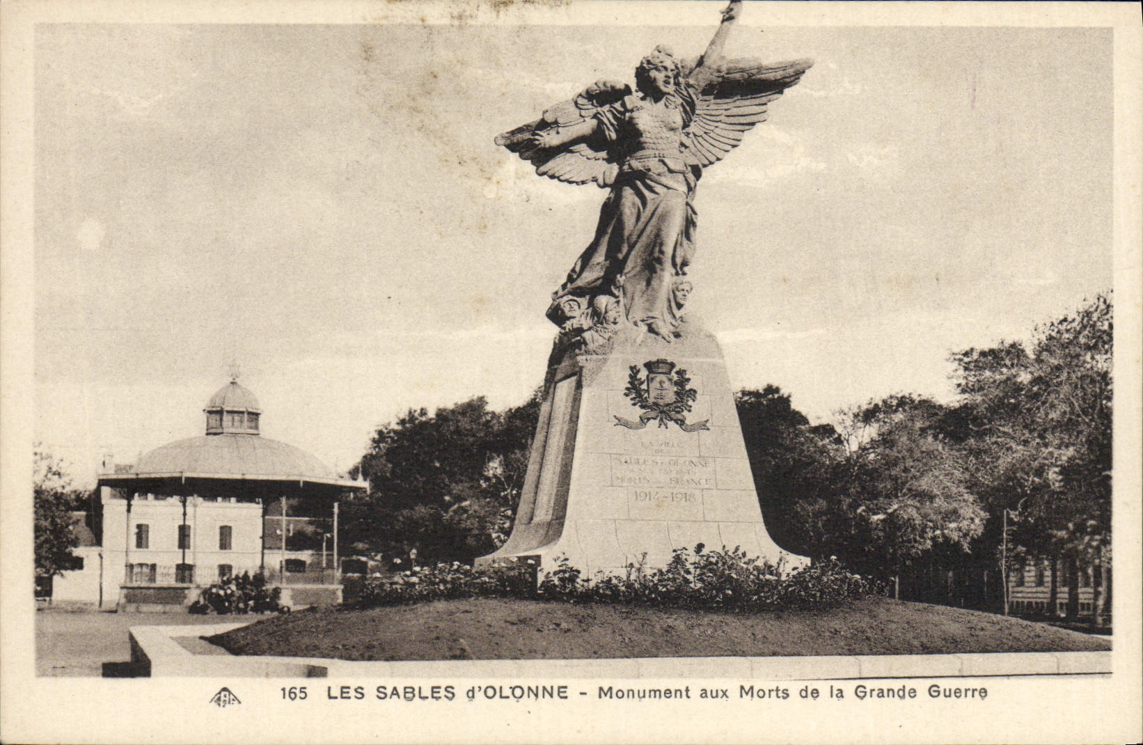 CPA Les Sables D'Olonne Monument Aux Morts De La Grande Guerre Militaria