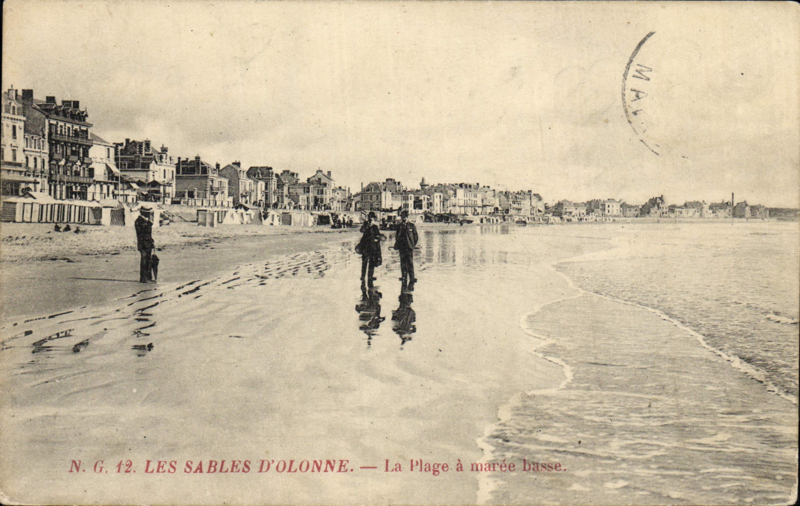 La POSTAL de la VENDIMIA Sables d'Olonne la playa tiene marea baja