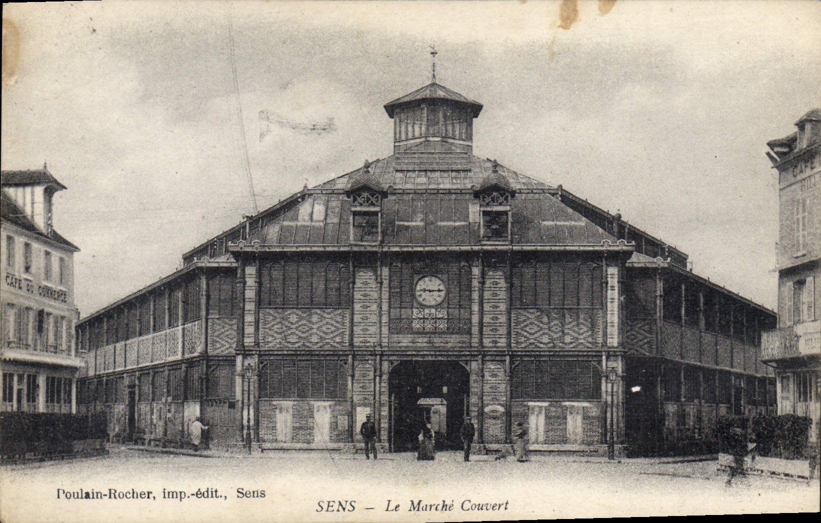 De la VENDIMIA de la POSTAL mercado Sens cubierto