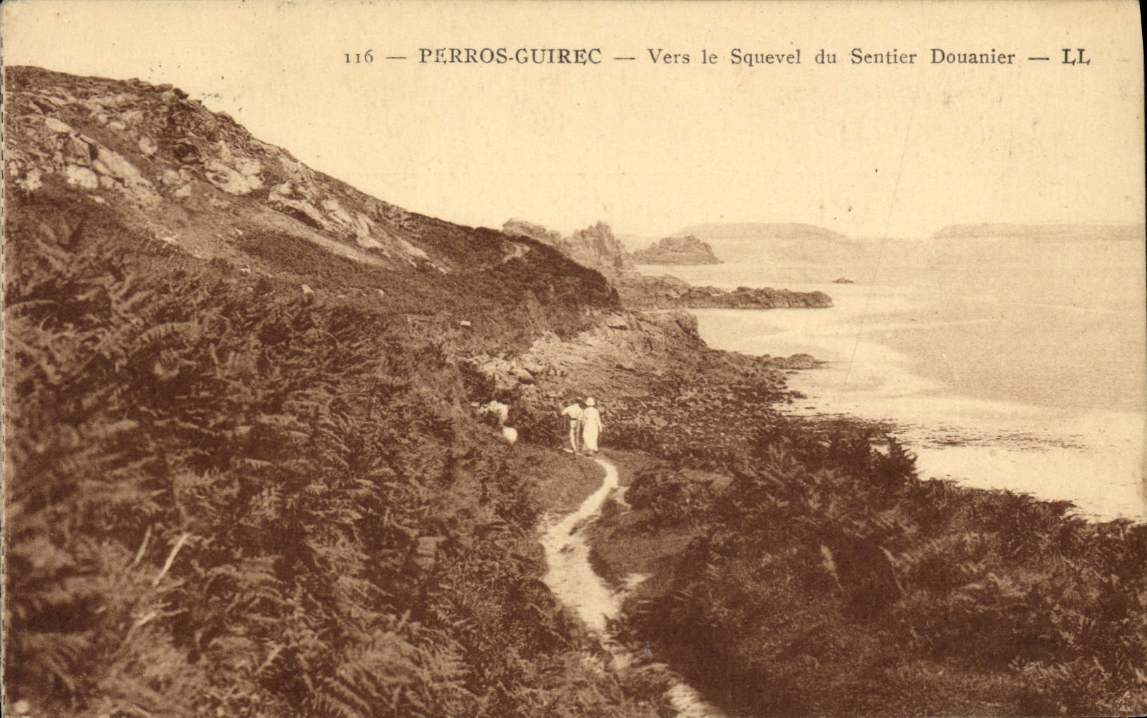 CPA Perros Guirec Vers Le Squevel Du Sentier Douanier