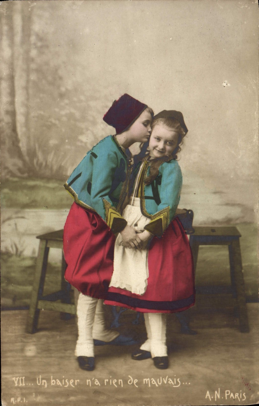 VINTAGE POSTCARD a Kiss does not have Anything Bad Children
