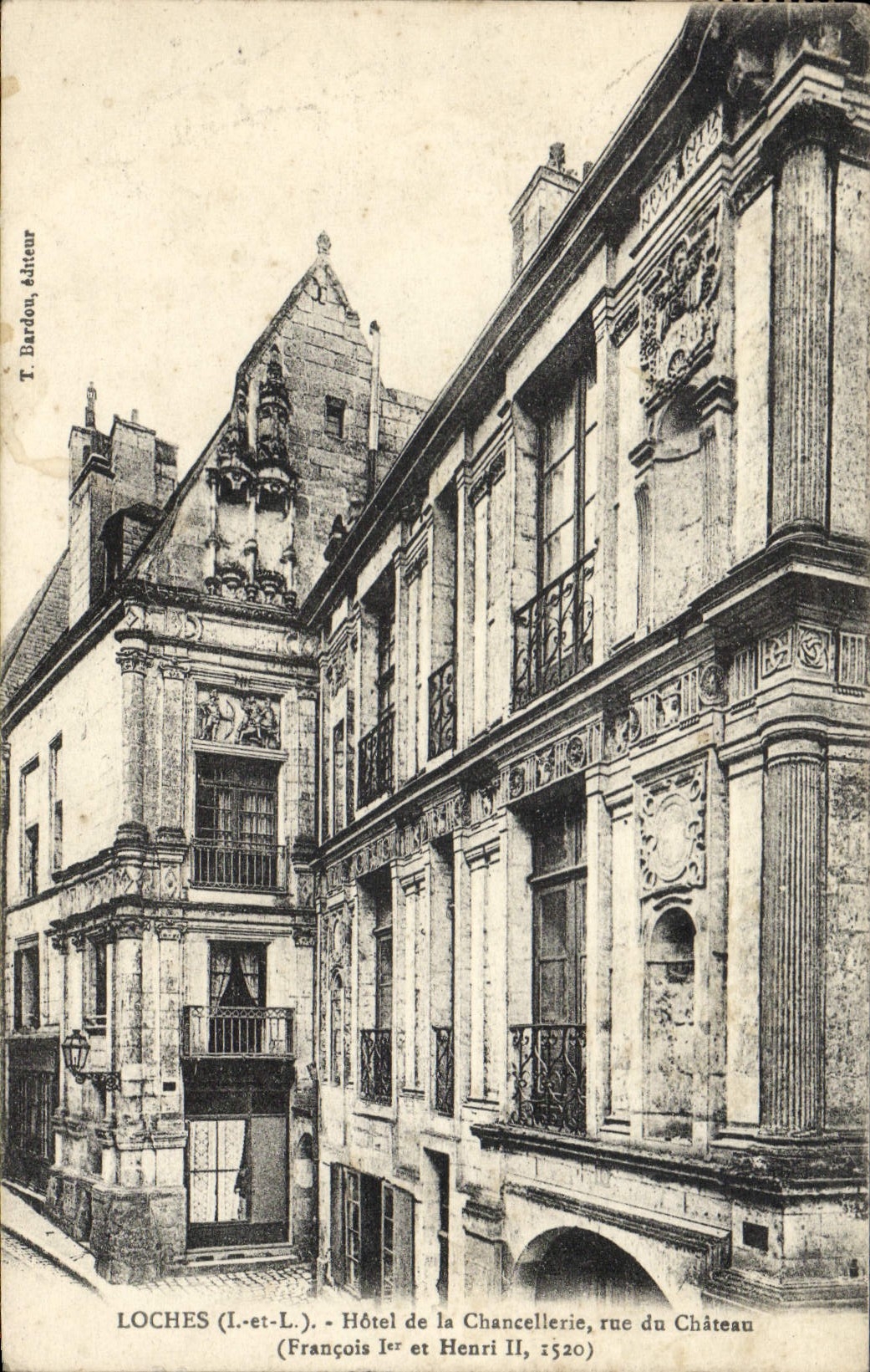 VINTAGE POSTCARD Loaches Hotel Of the Chancellery Street Of the Castle