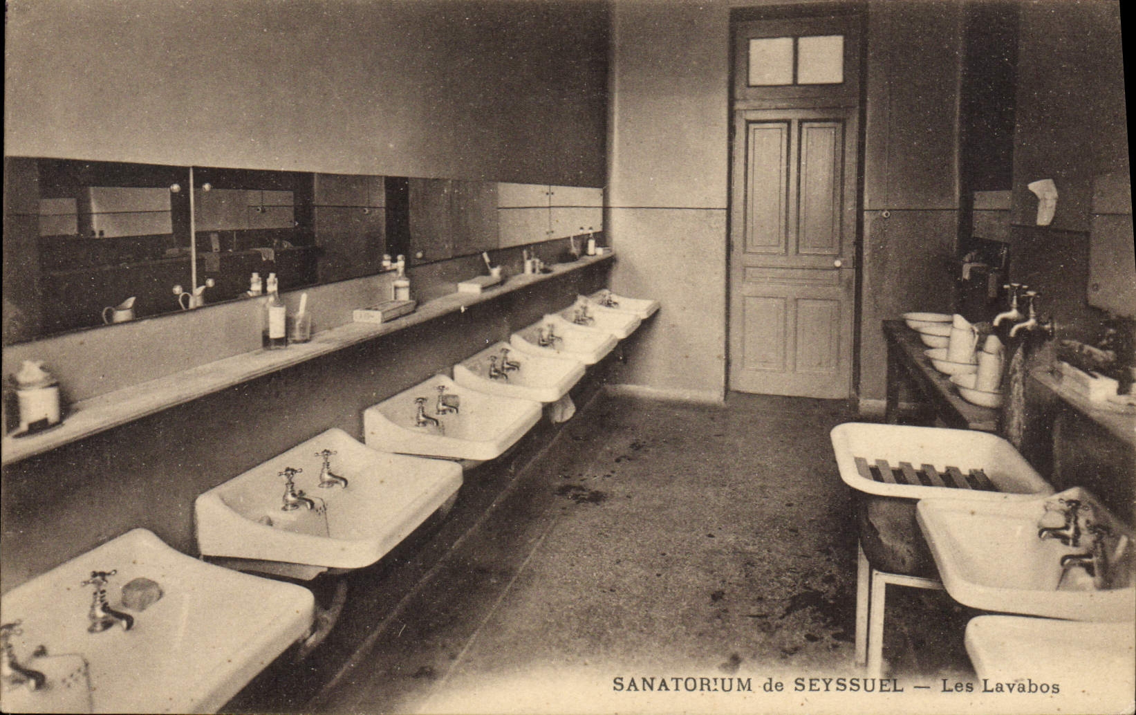 VINTAGE POSTCARD Sanatorium De Seyssuel Wash-hand basins