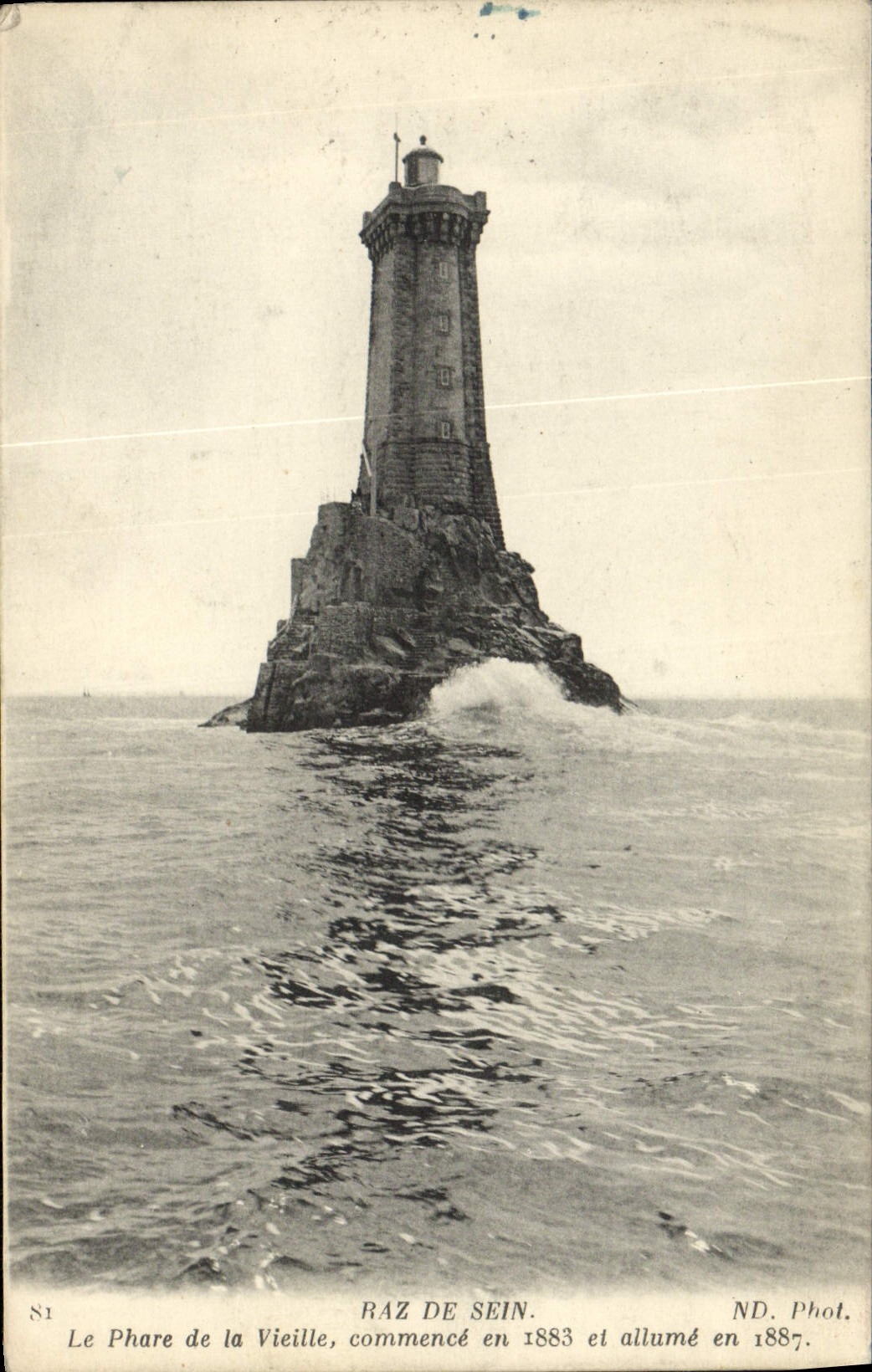 VINTAGE POSTCARD Strong current Of Center the Lighthouse Of the Old woman