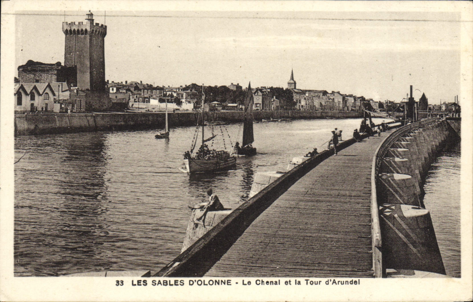 CPA Les Sables D'Olonne Le Chenal Et La Tour D'Arundel