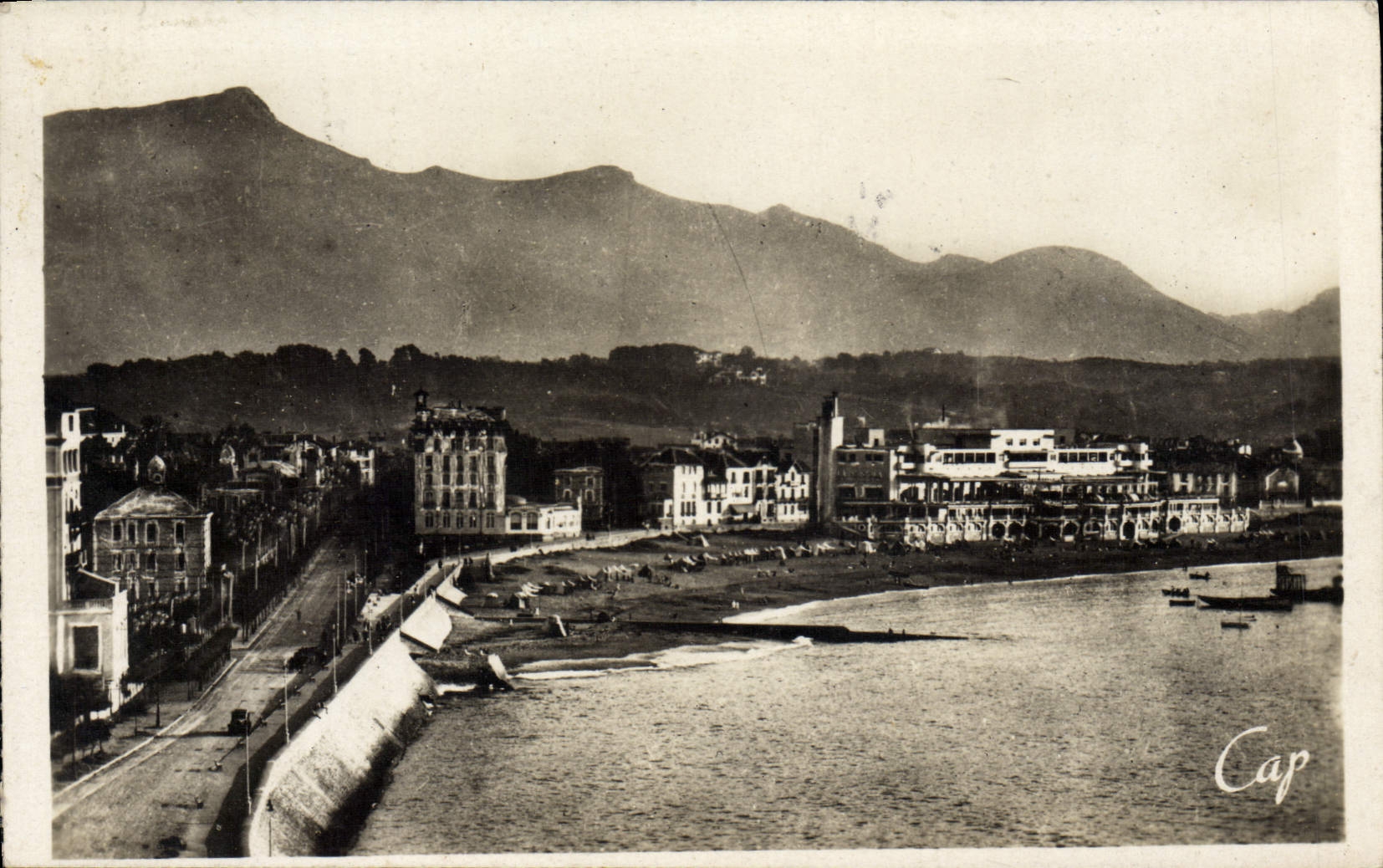 VINTAGE POSTCARD St Jean De Luz Overall picture Of the Beach and Rhune