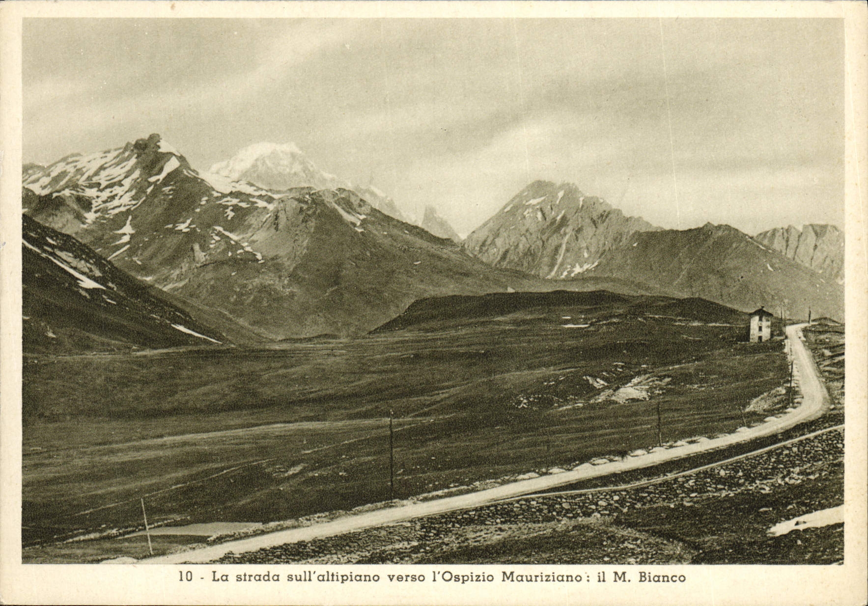 CPA La Strada Sull Altipiano Verso I'Ospizio Mauriziano