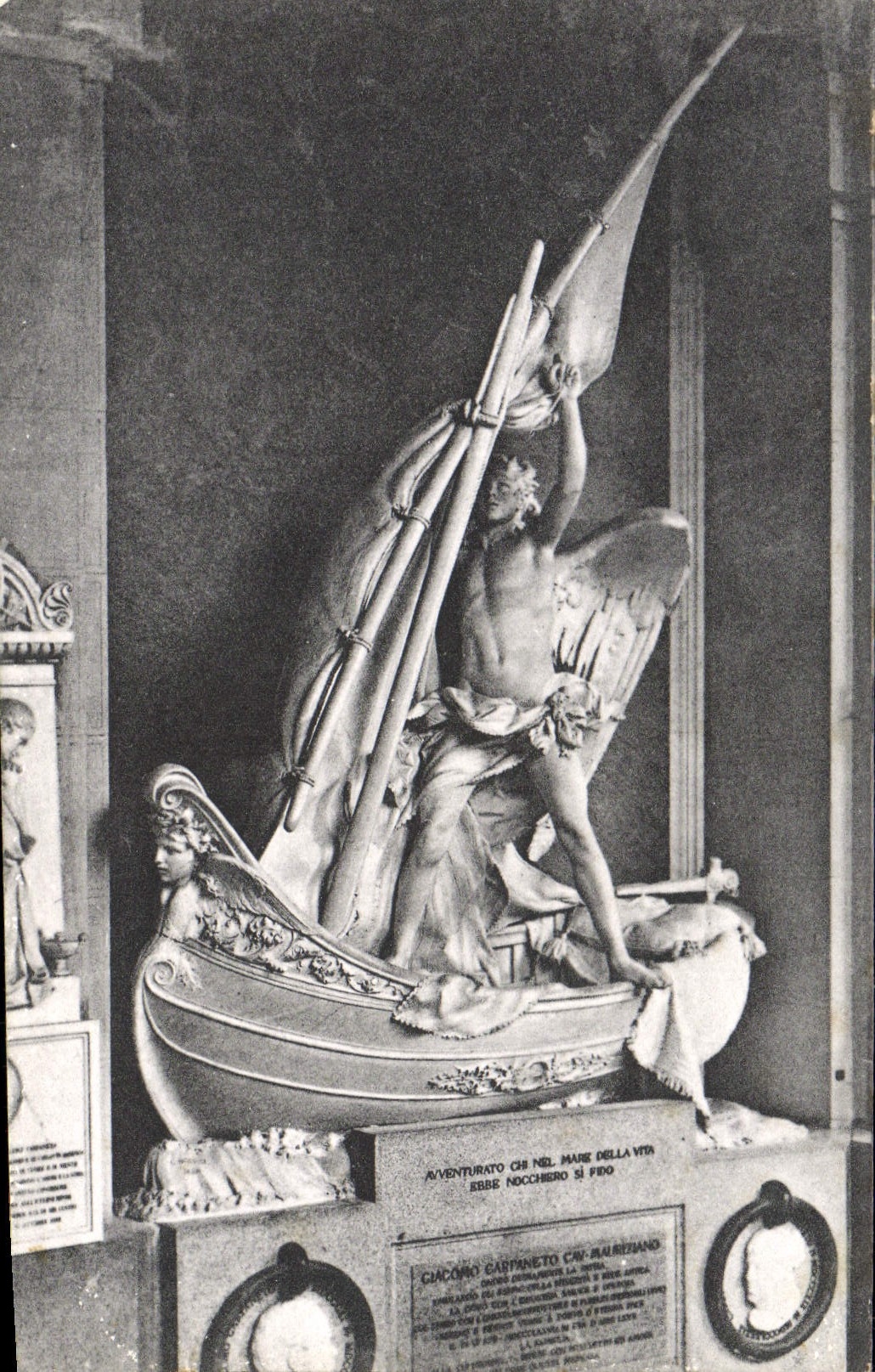 VINTAGE POSTCARD Genova Monum Carpaneto