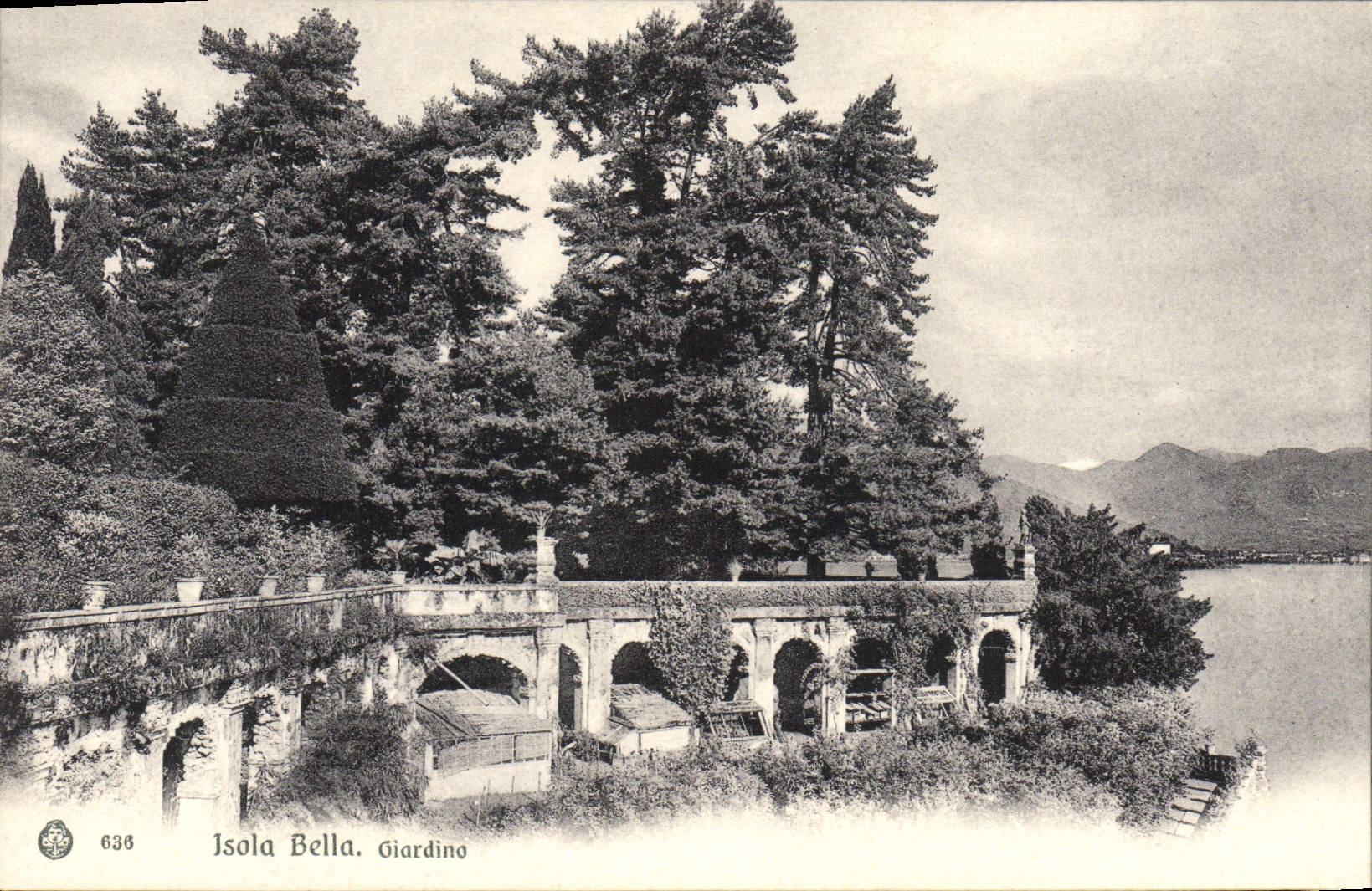 VINTAGE POSTCARD Isola Bleated Gierdino