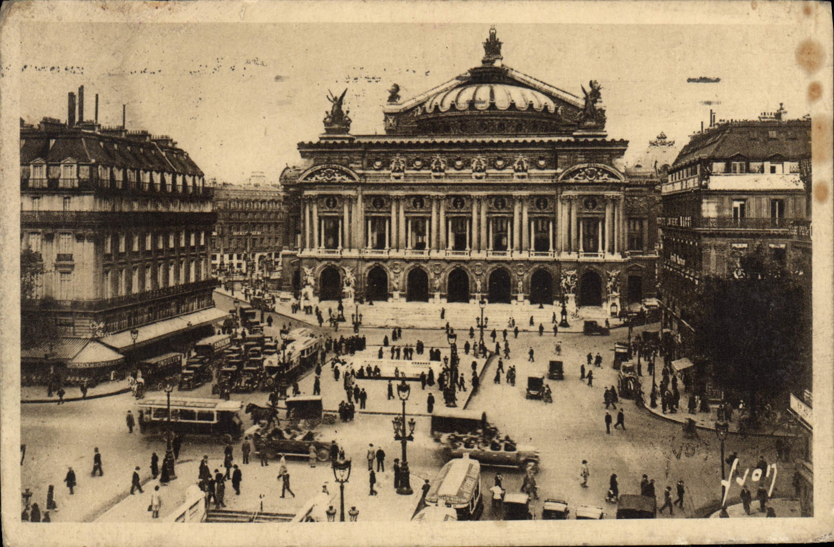 VINTAGE POSTCARD Paris While Strolling Place De I' Opera