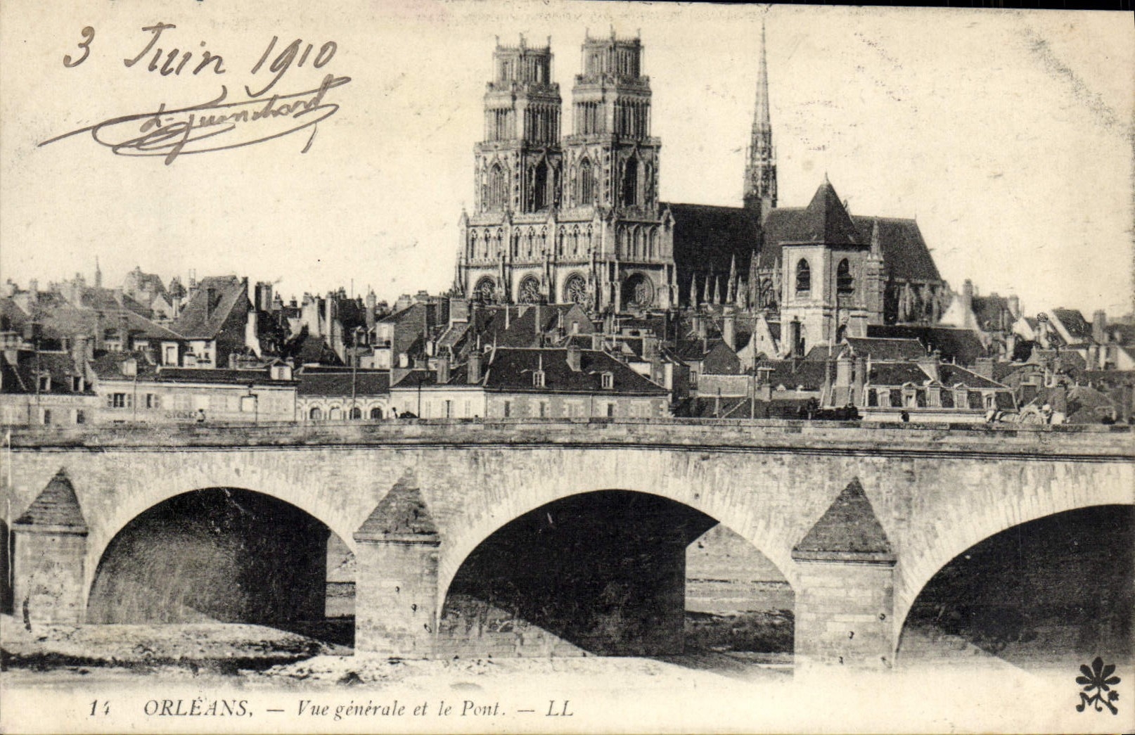 CPA Orleans Vue Generale Et Le Pont