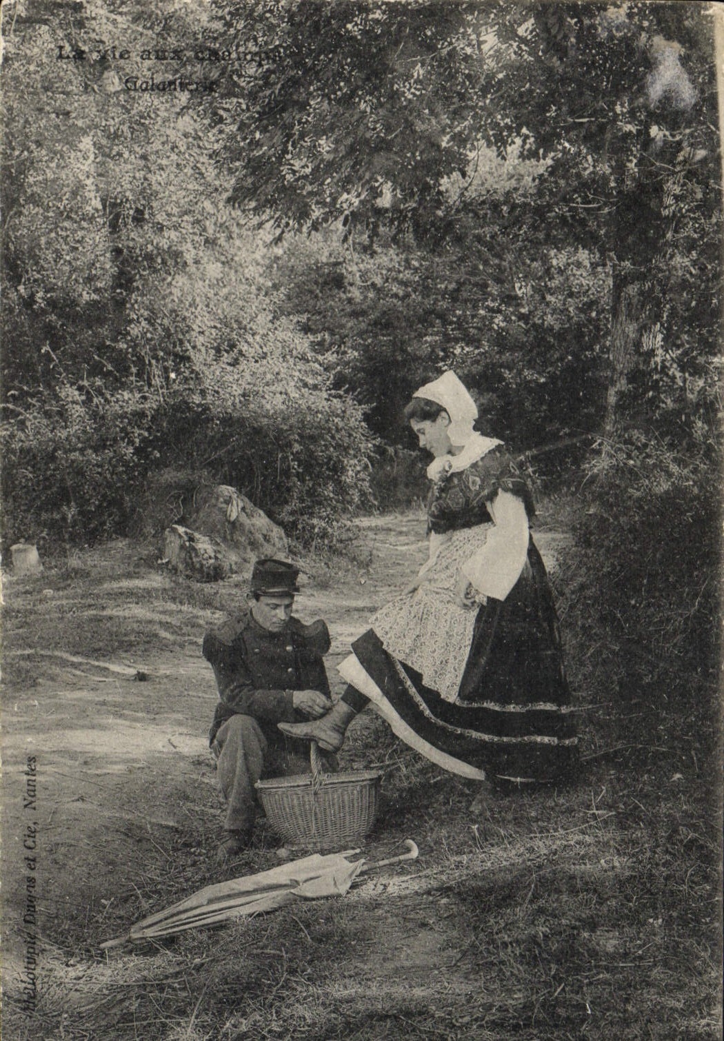 VINTAGE POSTCARD Soldier Woman Folklore