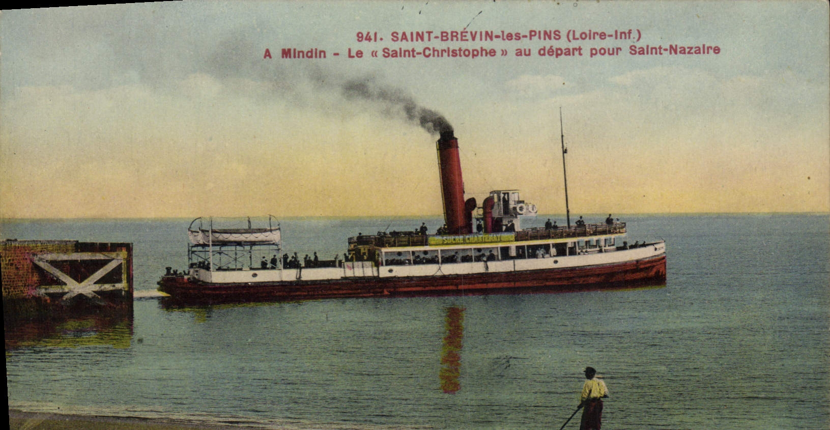 CPA Saint Brevin Les Pins Le Saint Christophe au depart pour Saint Nazaire Bateau