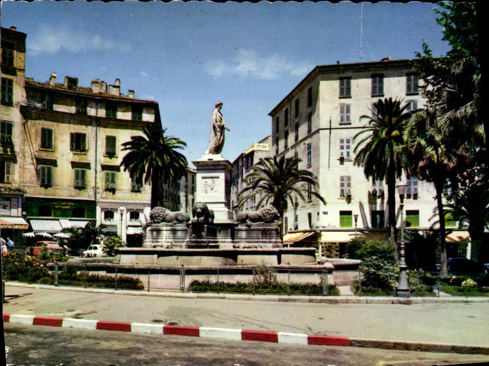 POSTAL MODERNA los colores de Charmes de Ajacio Córcega colocan Foch la estatua del 1r cónsul de Laboureur