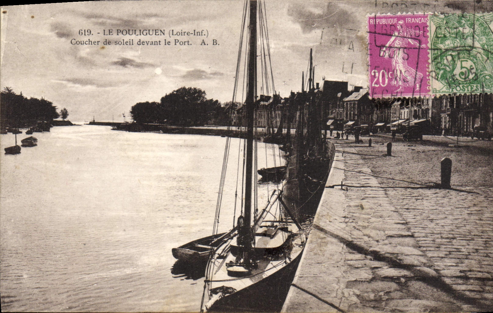 VINTAGE POSTCARD Pouliguen Sunset In front of the Port