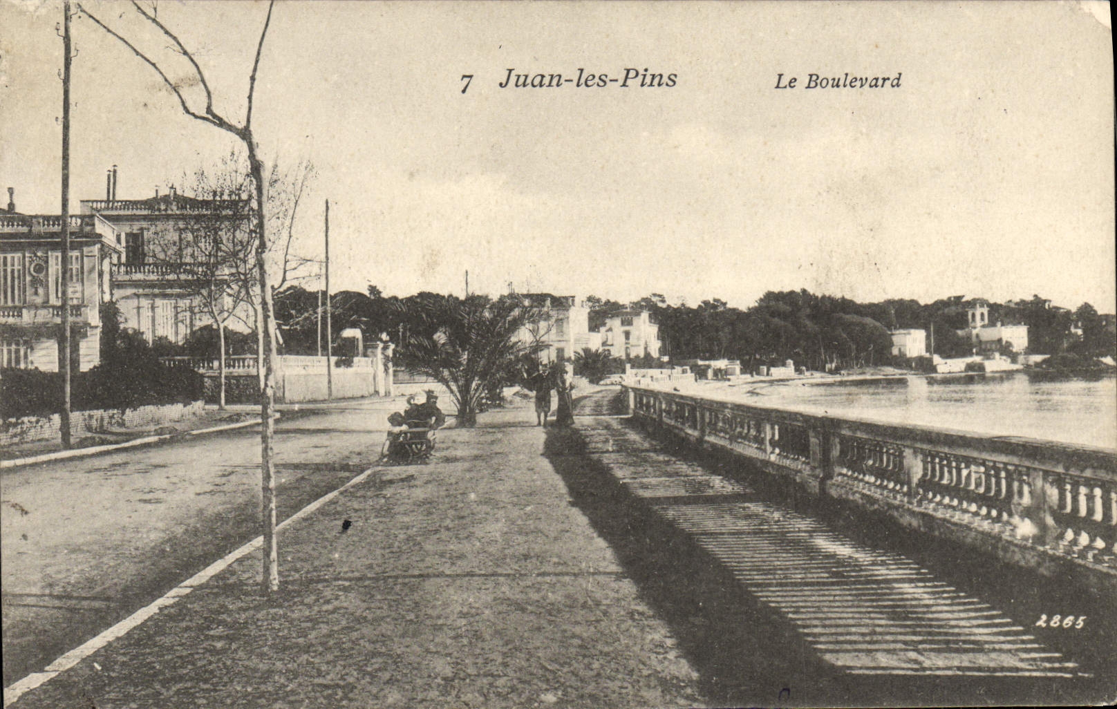 CPA Juan Les Pains Le Boulevard