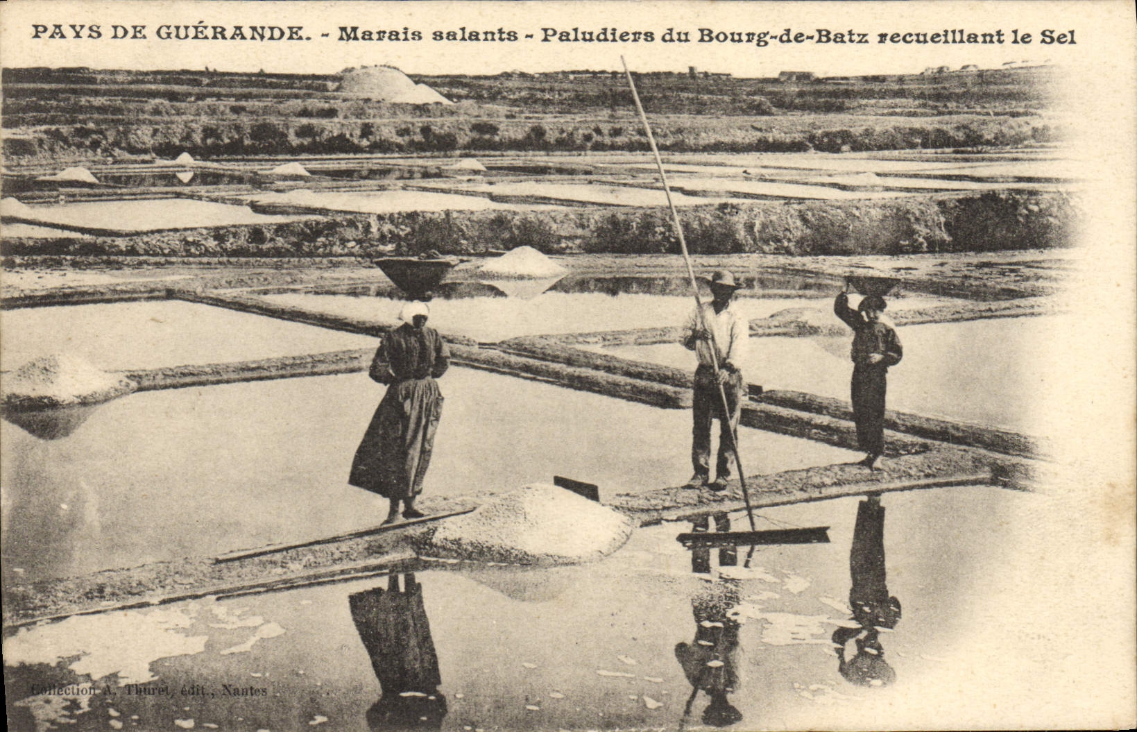 VINTAGE POSTCARD Country De Guerande Salt-water Marshes Paludiers Of the Borough De Batz collecting salt