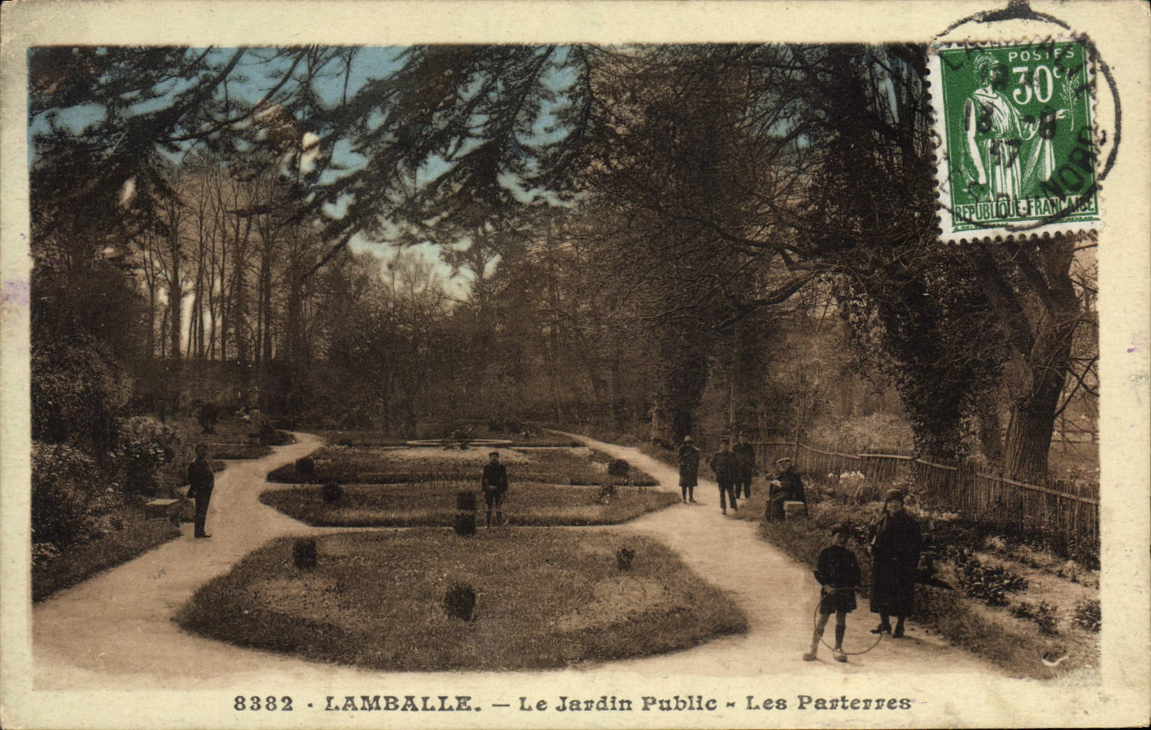 CPA Lamballe Le Jardin Public Les Parterres
