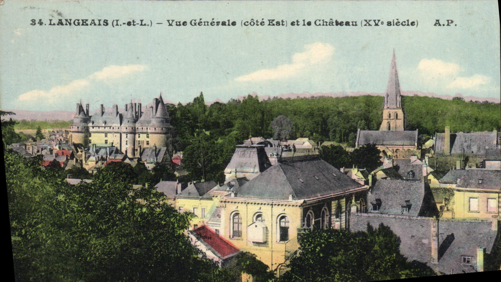 CPA Langeais Vue Generale Et Le Chateau