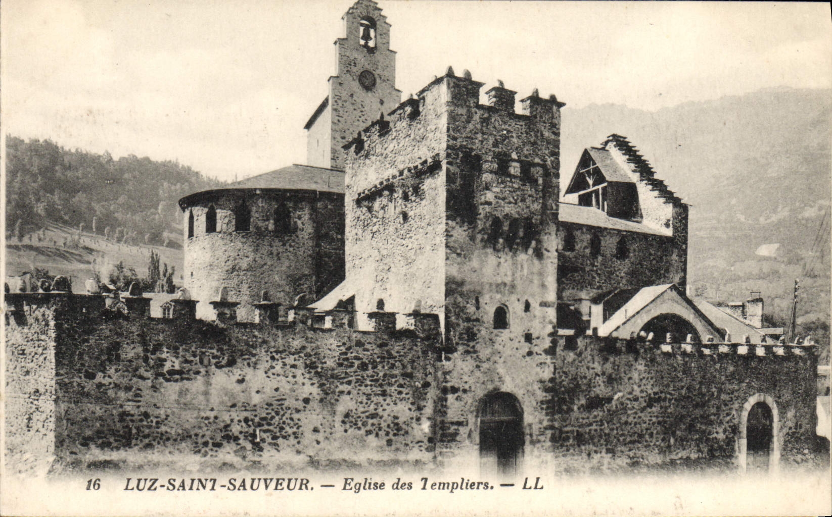 CPA Luz Saint Sauveur Eglise Des Templiers