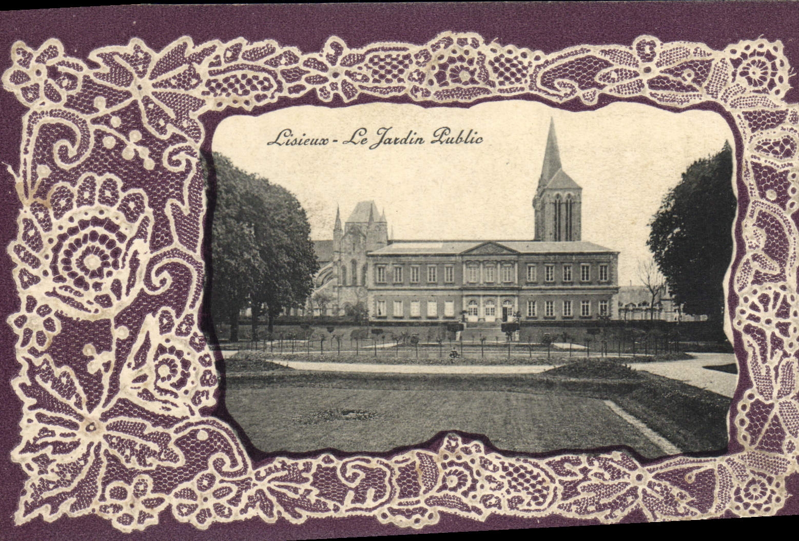 CPA Lisieux Le Jardin Public