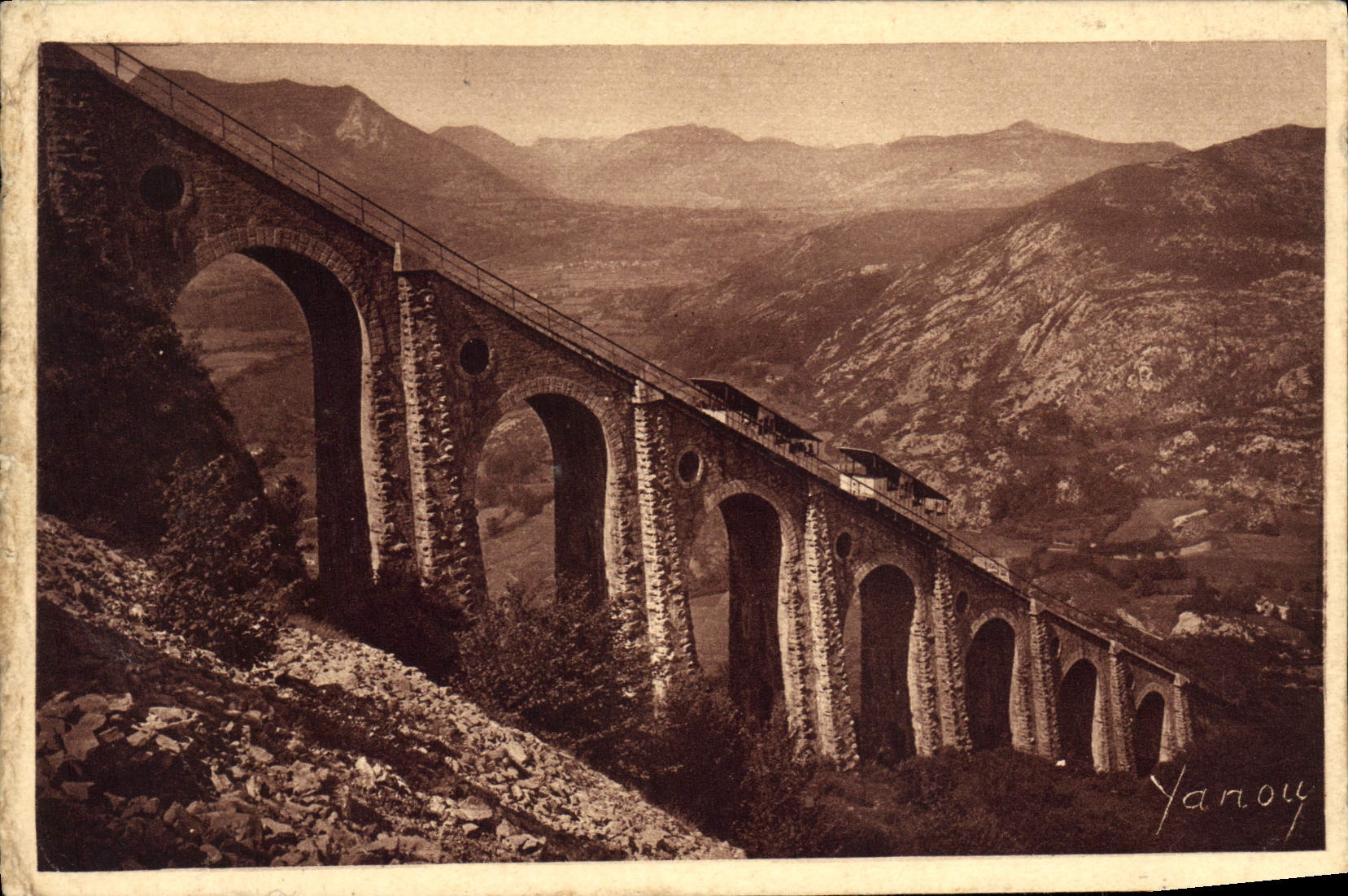 VINTAGE POSTCARD Heavy Funicular Of the Peak Of the Viaduct