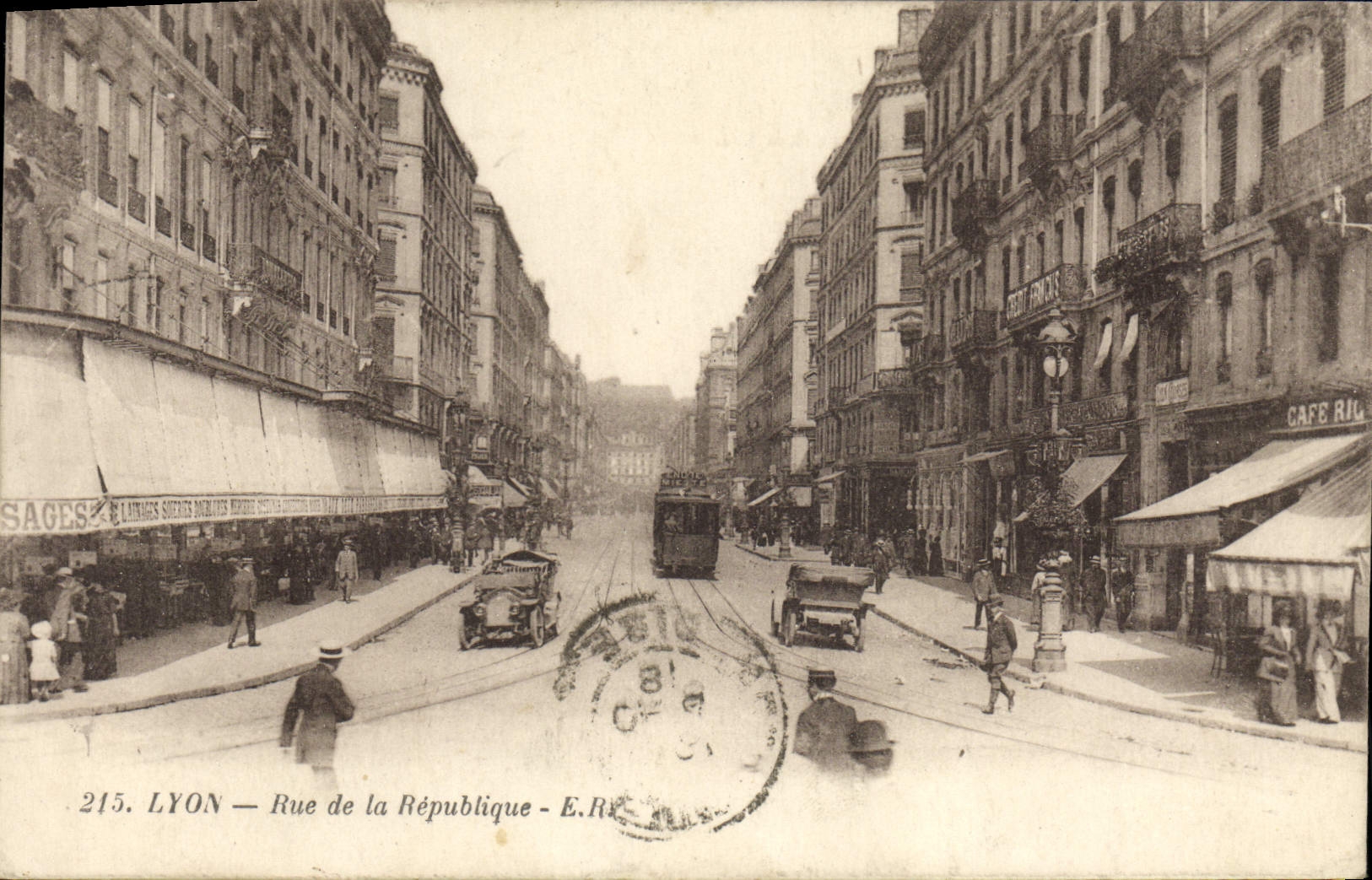 CPA Lyon Rue De La Republique 